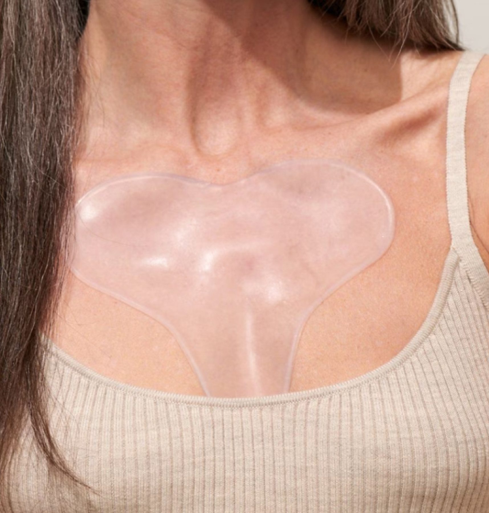 Apricot Dekolletee-Maske Anti-Falten-Pad aus medizinischem Silikon mit Hyaluron Dermatologisch bestätigt Vegan Tierversuchsfrei, 1-tlg., Bis zu 30-mal wiederverwendbar