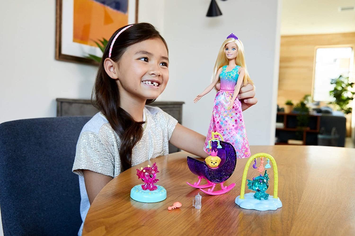 GJK51 Mattel® Spielset Kindergarten - mit Prinzessin Barbie Anziehpuppe Drachen Dreamtopia