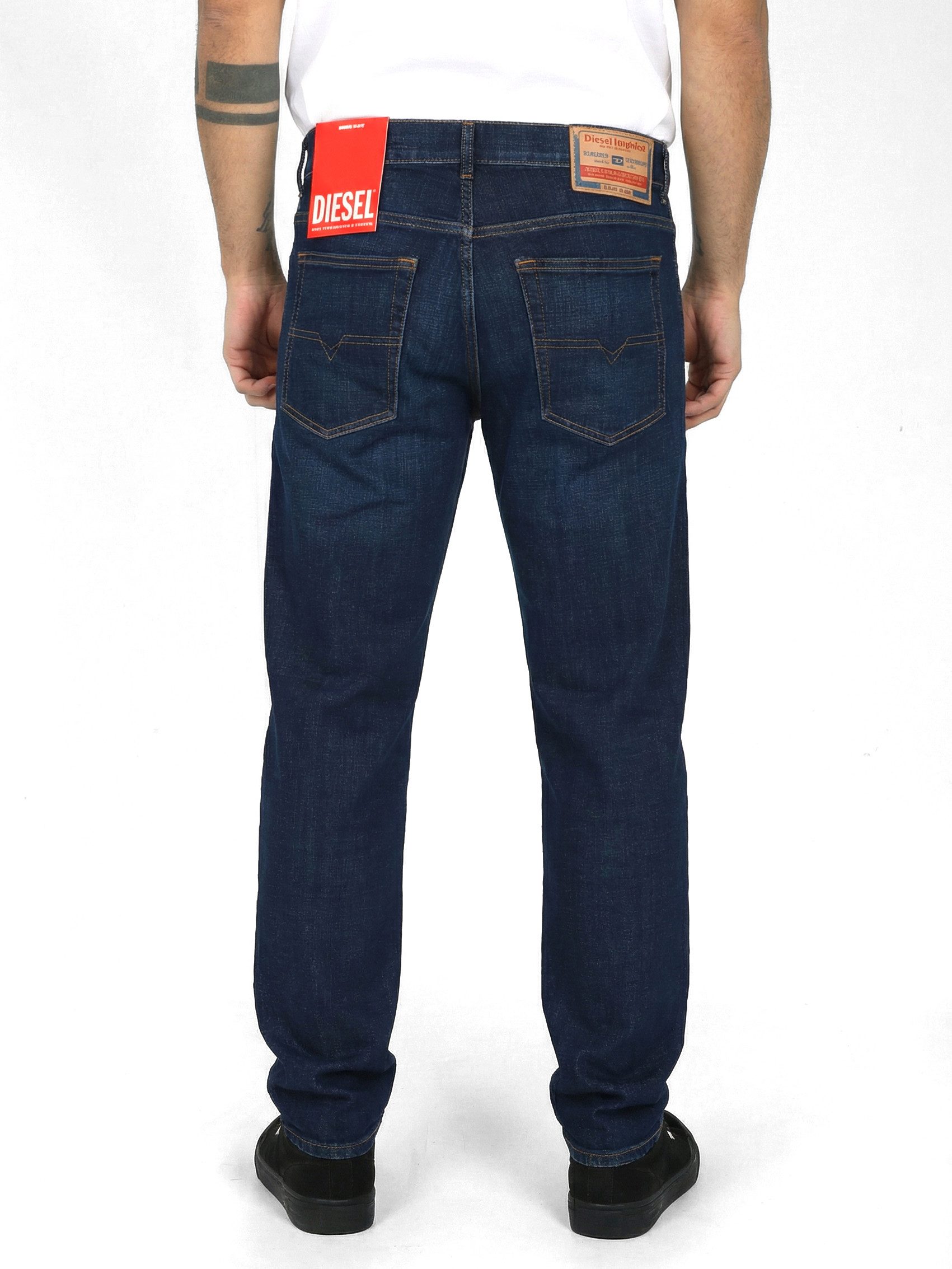 Diesel Tapered-fit-Jeans Regular Fit - 2023 D-Finitive 09F89 Leichtgewicht Denim, mittlerer Stretch