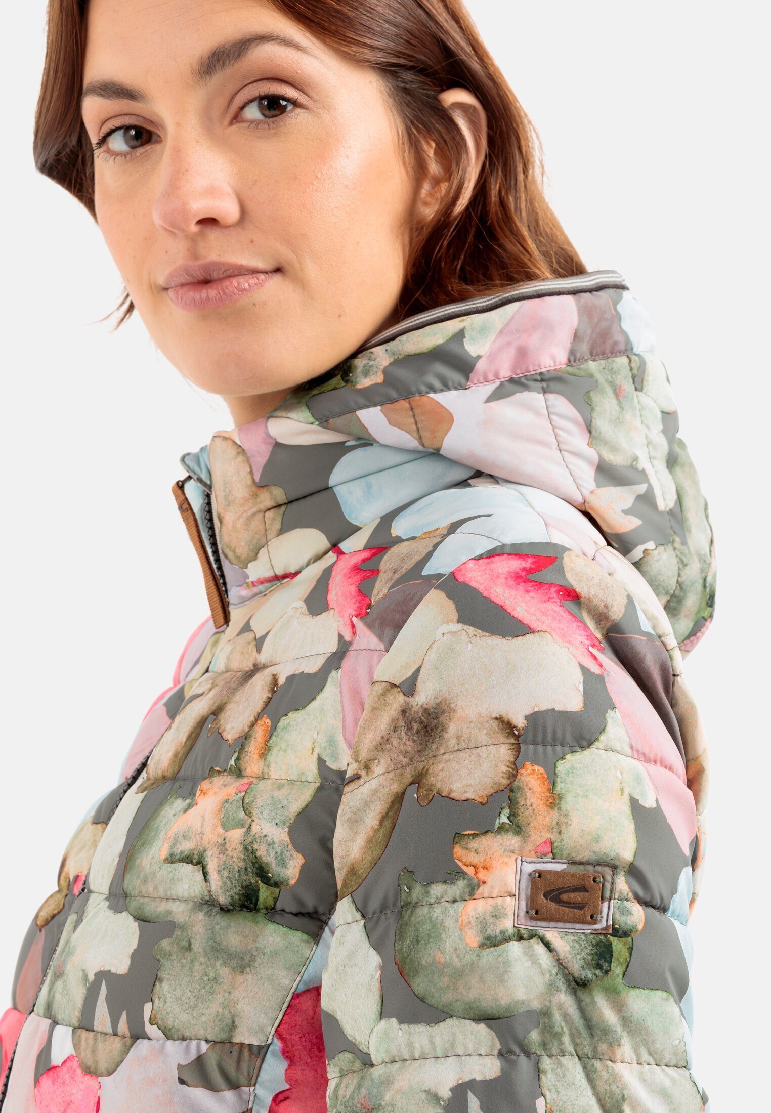 Mehrfarbig aus Steppjacke active Polyester recyceltem camel