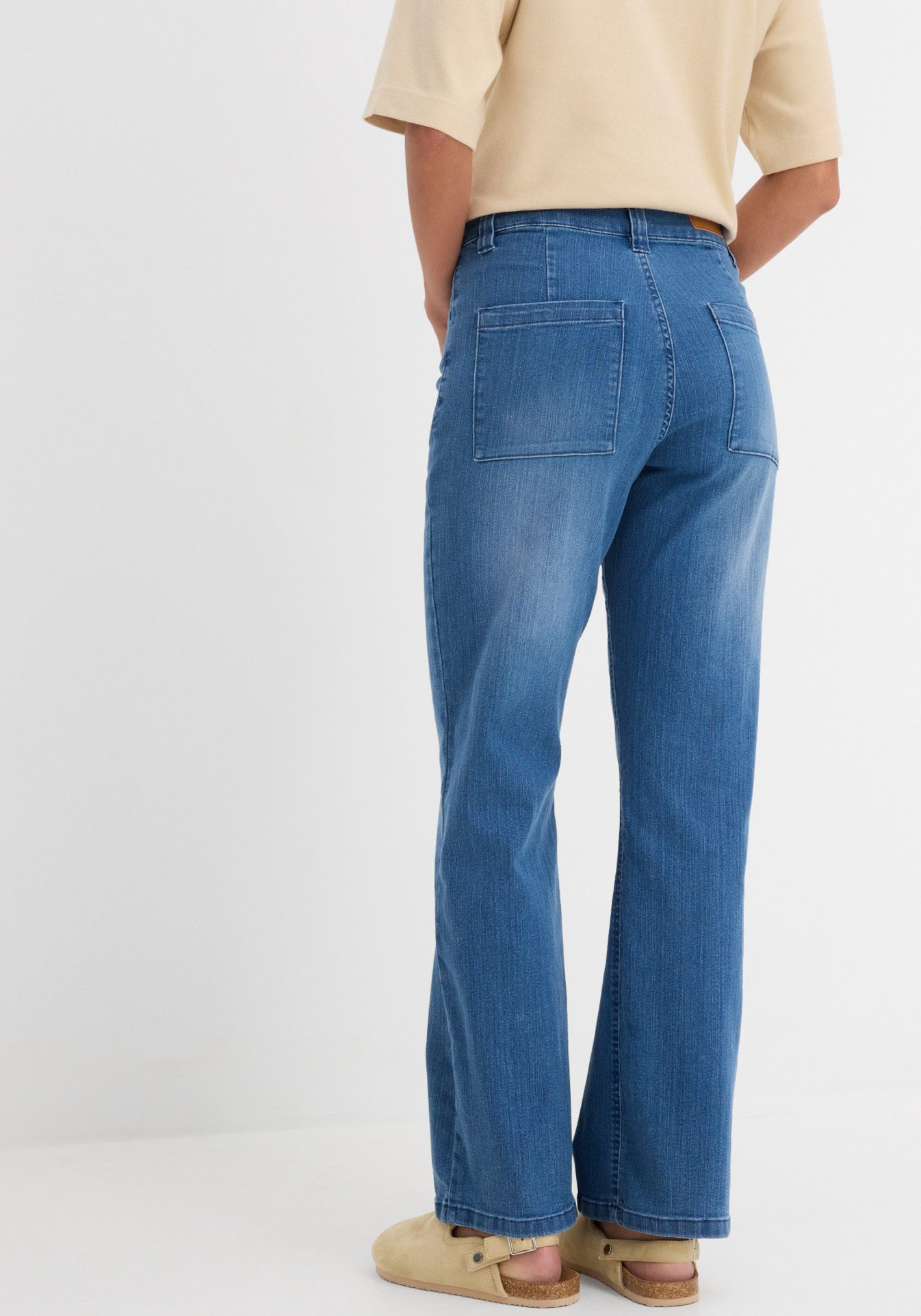 bonprix Straight-Jeans Regular Fit, mit Elasthan-Anteil, mit 5-Knopf-Form