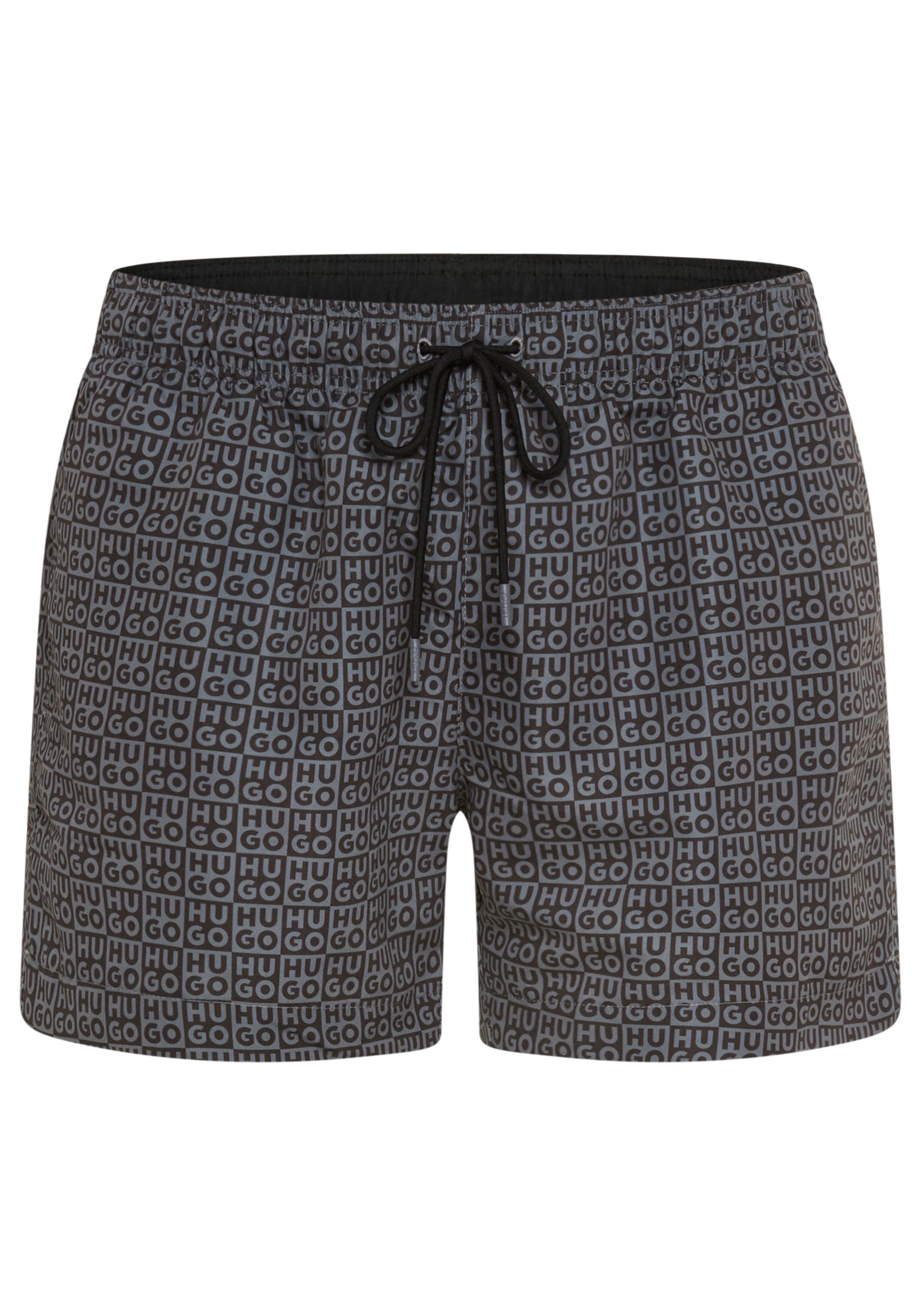 HUGO Badeshorts AARON mit Schachbrett-Logos, elastischer Bund