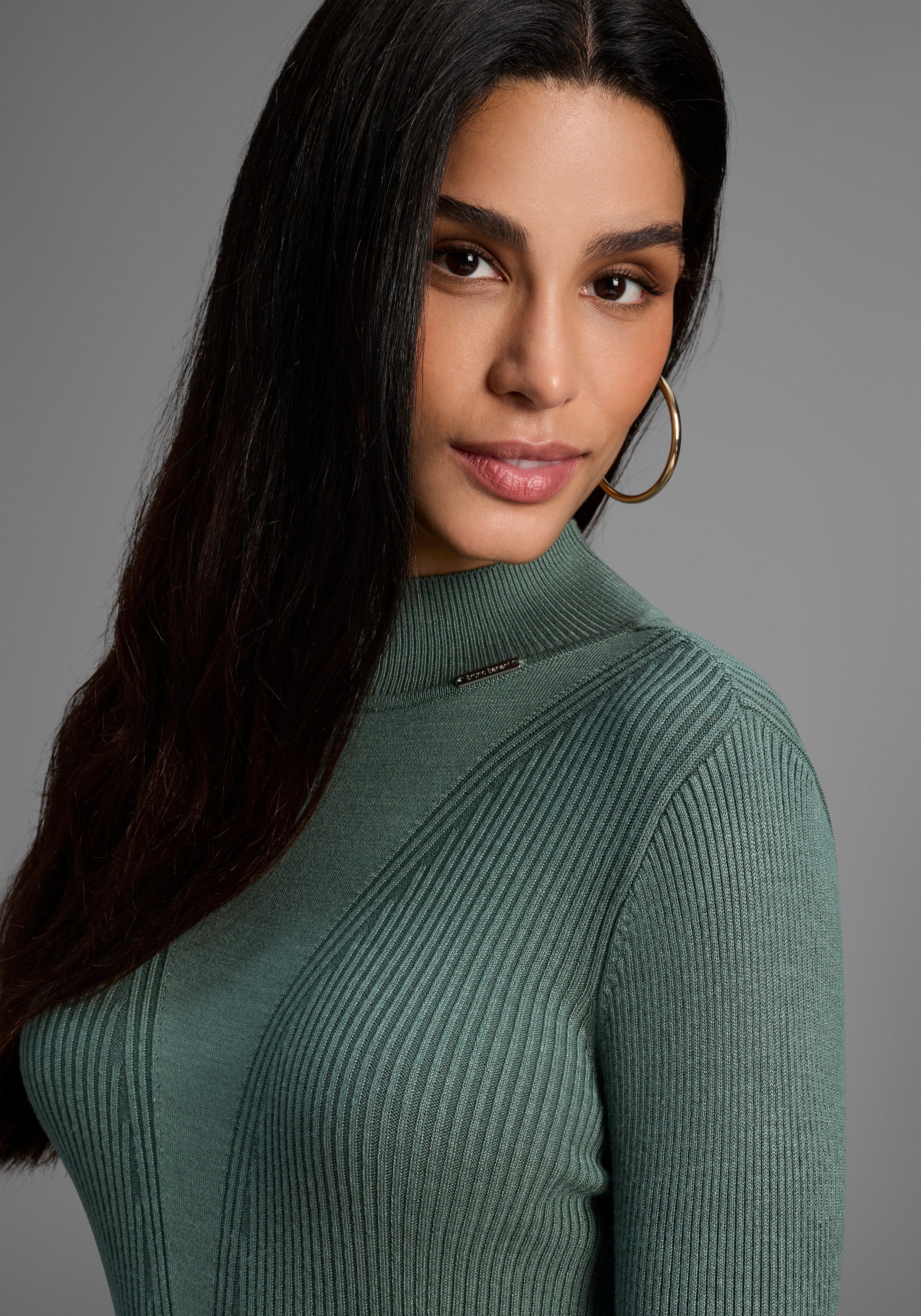 Bruno Banani Strickkleid in Rippstrick - NEUE KOLLEKTION. € 54,99, (€ 54,99 pro 1 Stk).