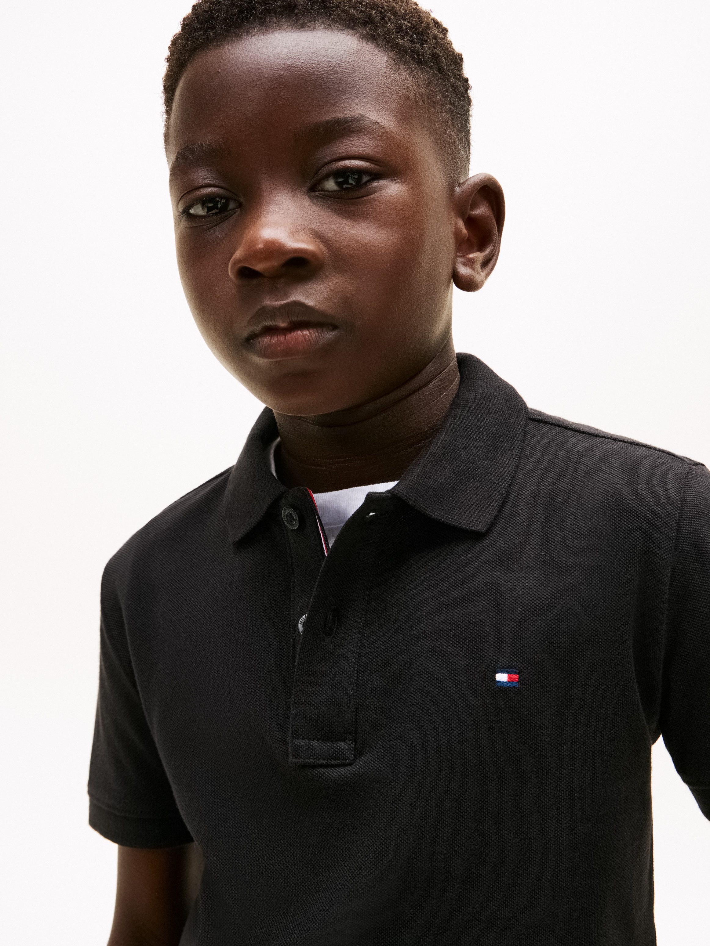 Tommy Hilfiger Poloshirt FLAG POLO SS mit Logostickerei