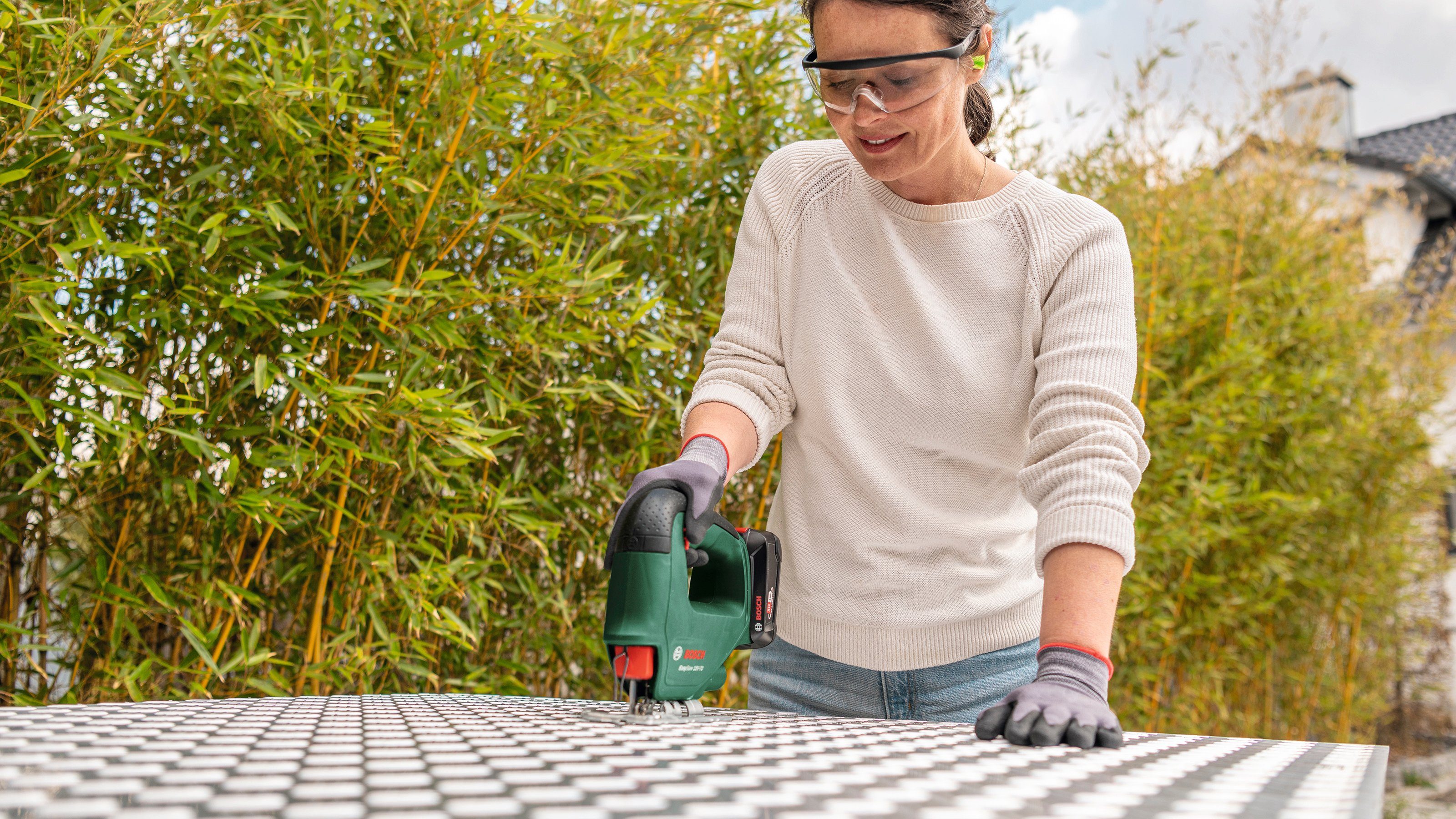 Akku-Stichsäge Garden & EasySaw 18V-70 Solo, Ladegerät Akku und Home ohne Bosch