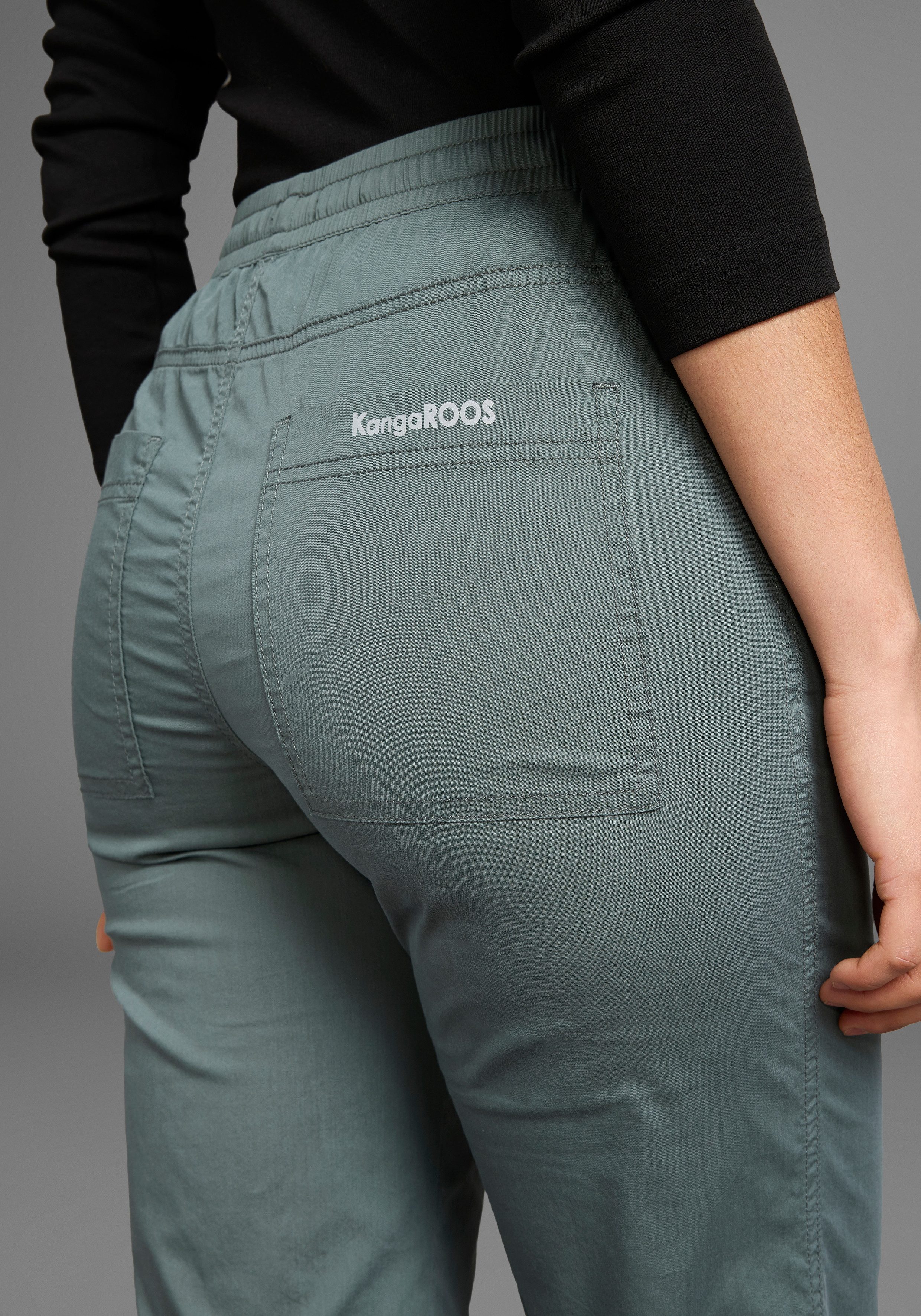 KangaROOS 3/4-length sporty Capri pants with elastic waistband