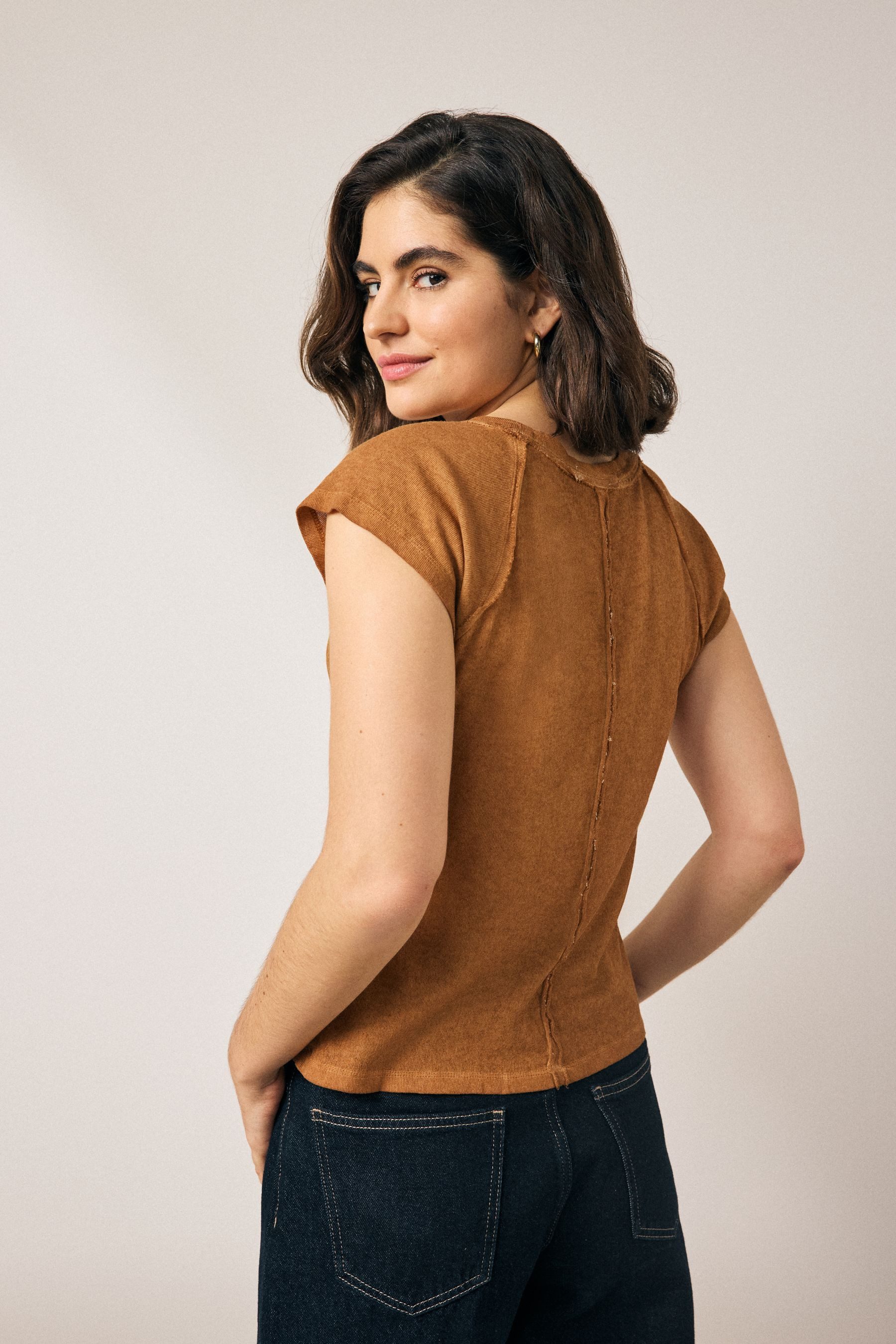 Next Shirttop Gewaschenes T-Shirt mit offenen Saumdetails (1-tlg) günstig online kaufen