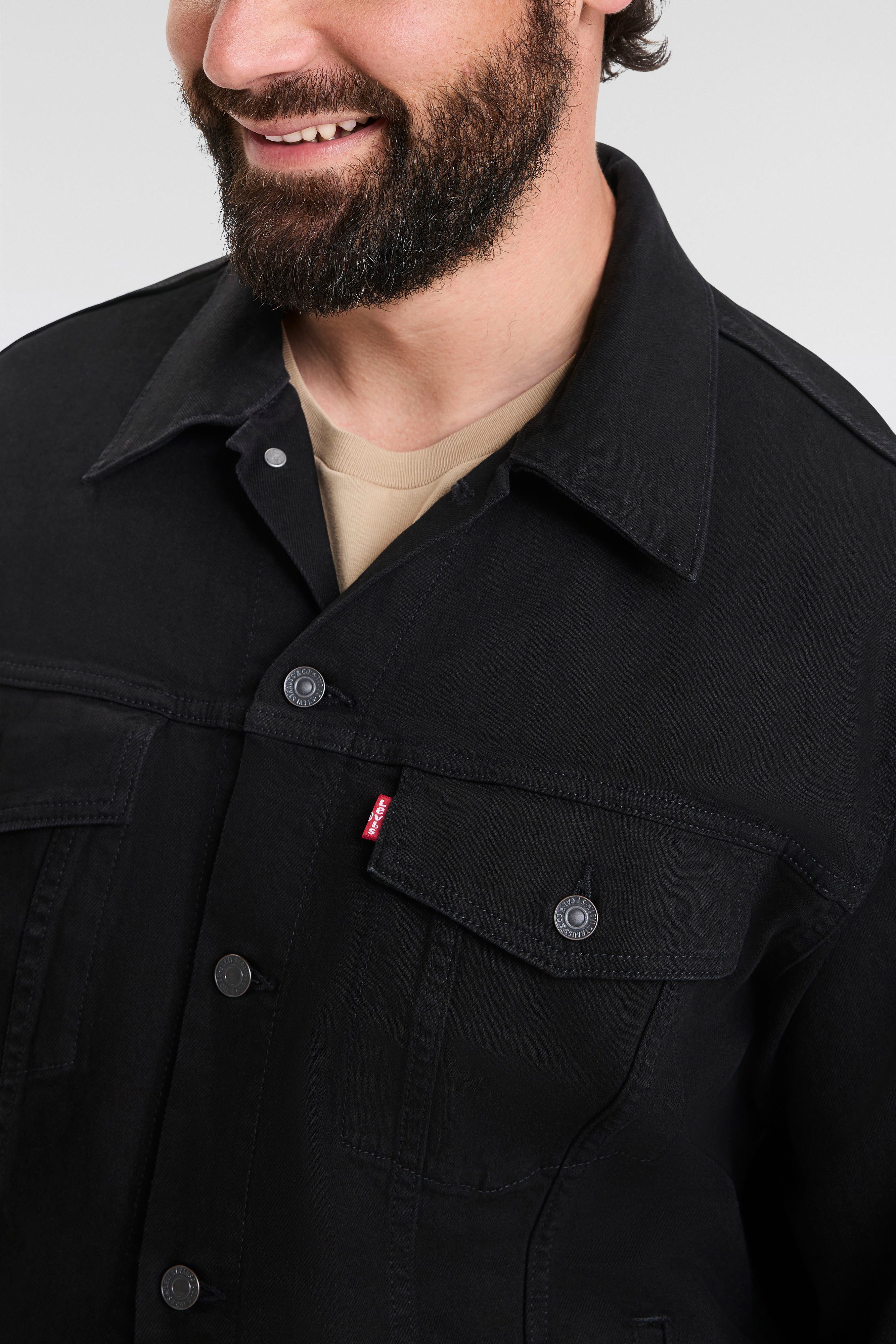 Levi's® Plus Jeansjacke BIG TRUCKER mit Knopfleiste und Brusttaschen