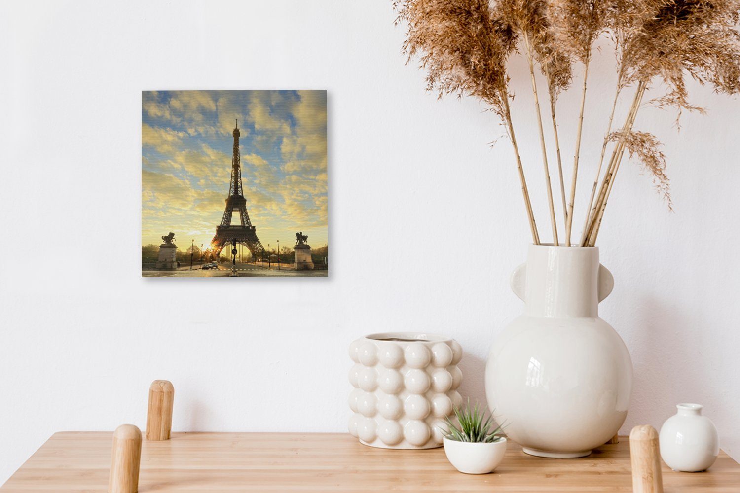 OneMillionCanvasses® Leinwandbild Der St), aufgrund, mit Schlafzimmer einem Leinwand (1 Bilder Wohnzimmer Eiffelturm orangefarbenen einzigartigen Himmel für