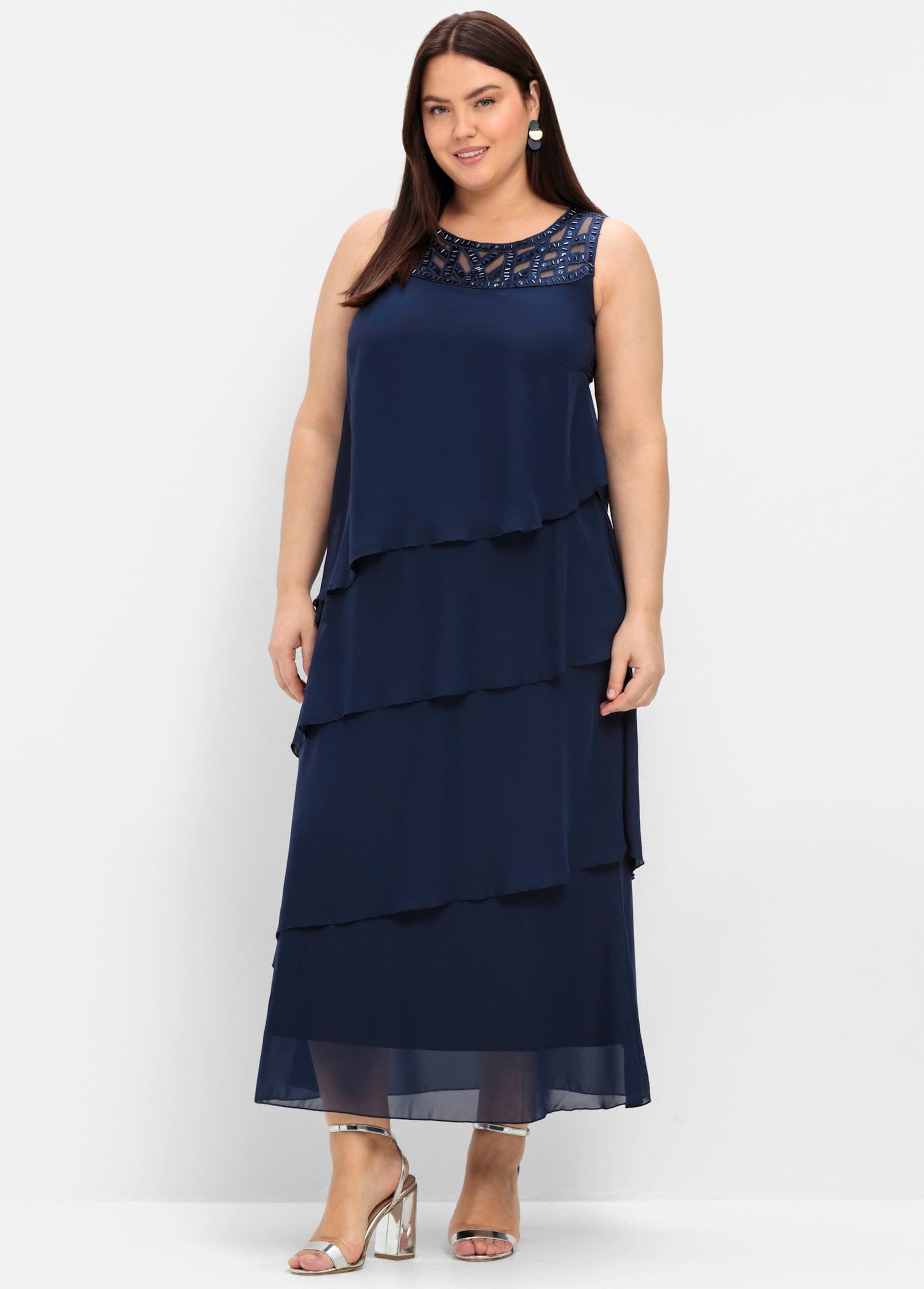 Sheego Etuikleid Abendkleid Ärmellos in figurumspielender Form
