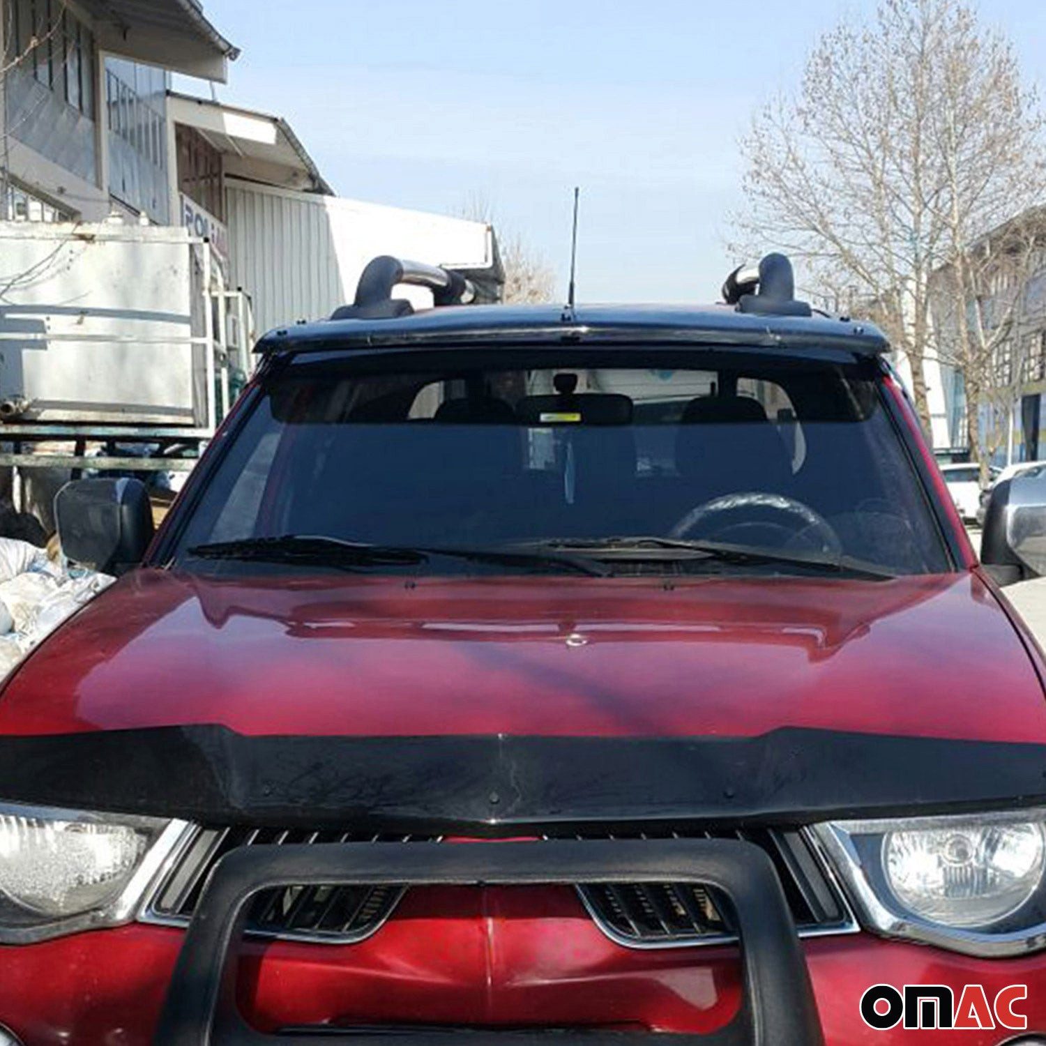 OMAC Lüftungsgitter Sonnenblende und Motorhaube Deflektor Set Mitsubishi L200 2007-2015, Widerstandsfähig, bruchsicher, lichtdurchlässig
