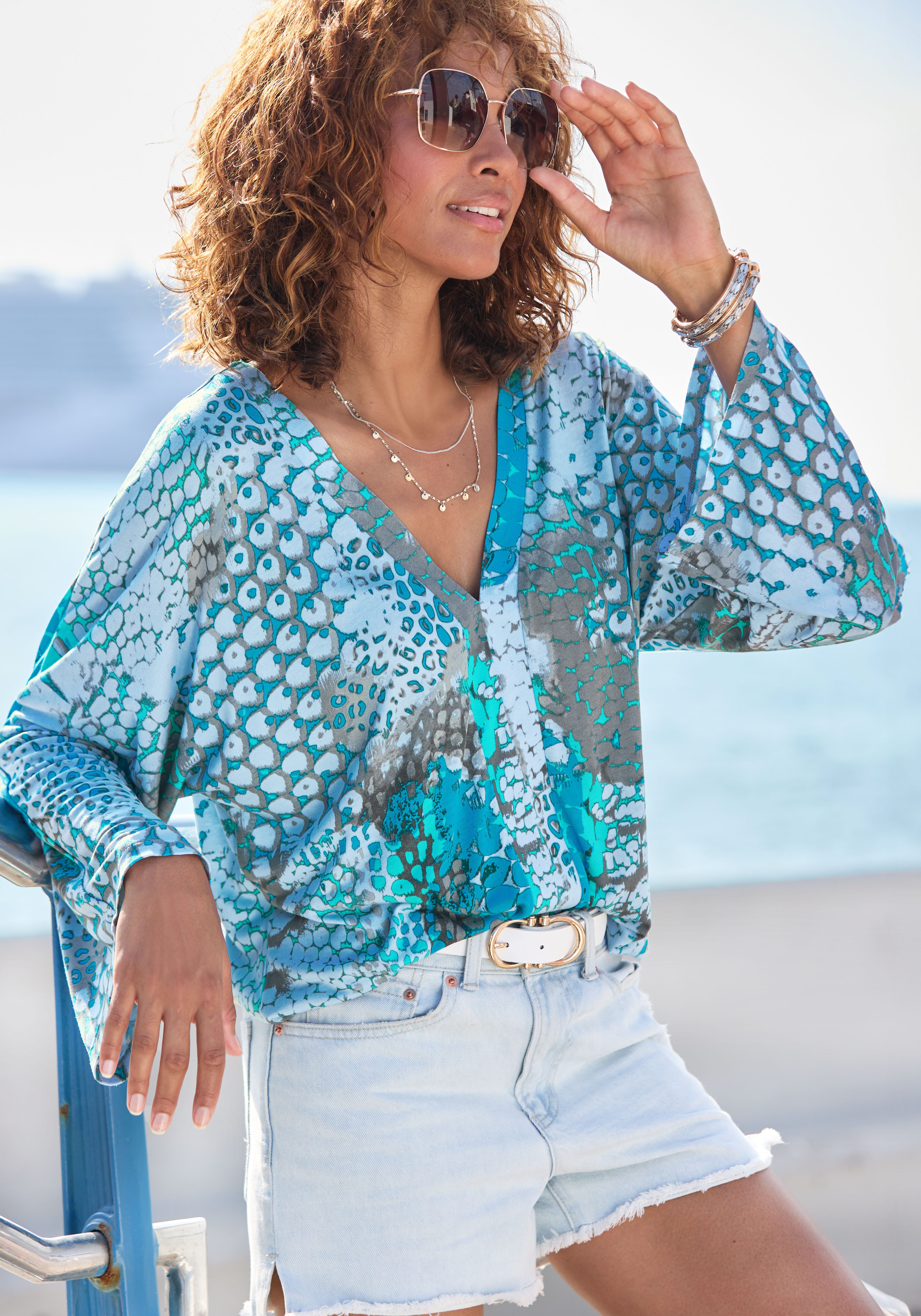 Buffalo Fledermausshirt mit Animaldruck, lockere Bluse mit V-Ausschnitt, Bl günstig online kaufen