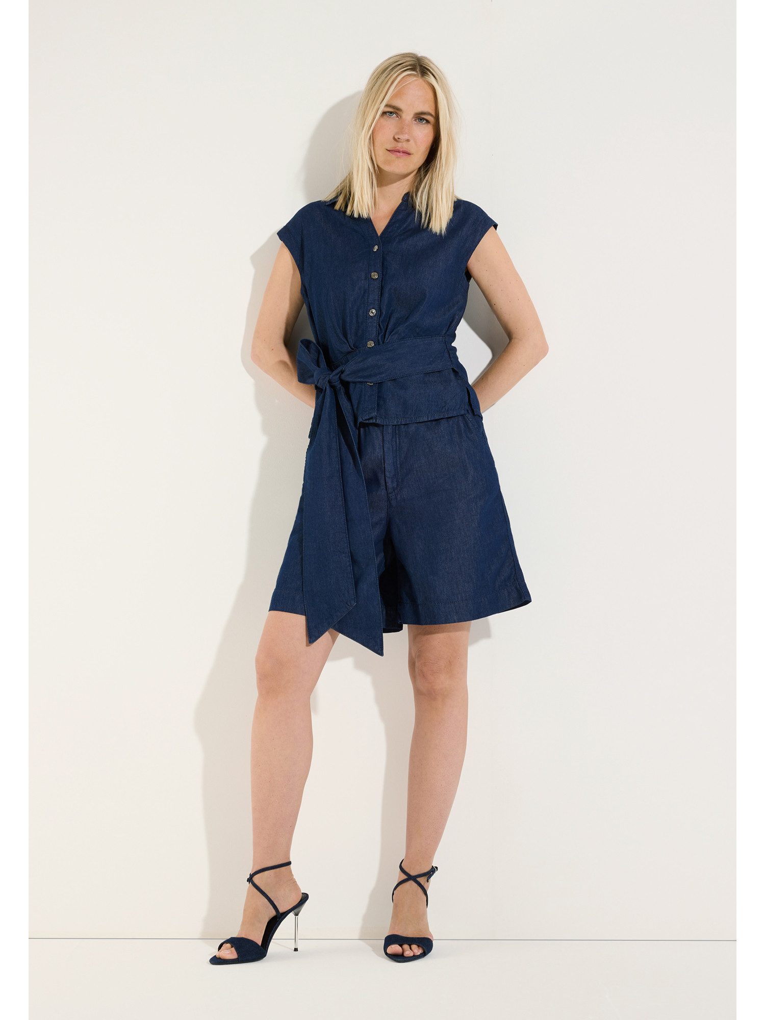 MORE&MORE Kurzarmbluse trendy Denimbluse, Schleife