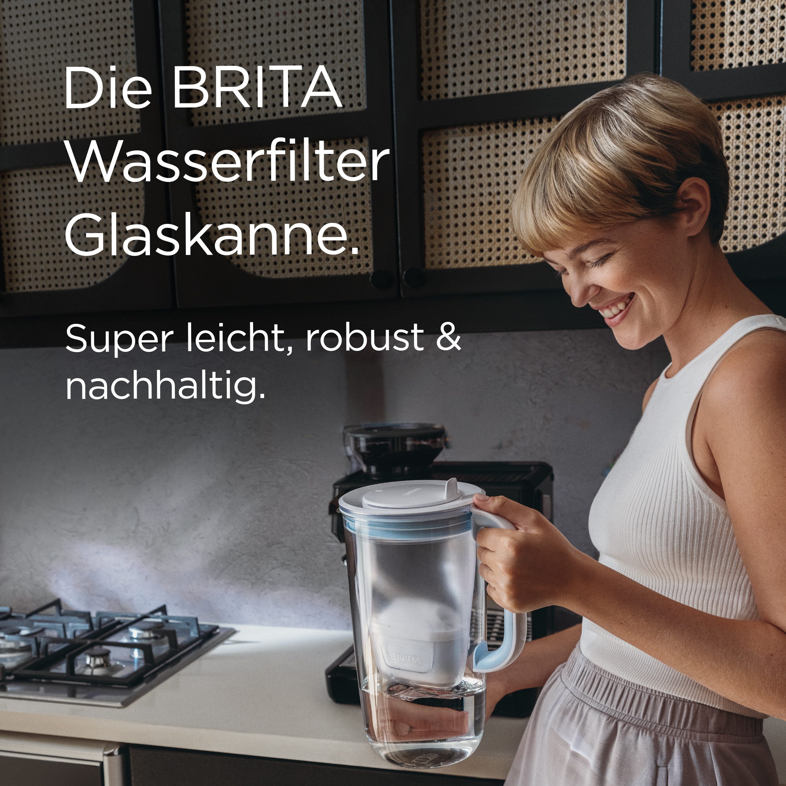 BRITA Wasserfilter Kanne Glas hellblau 2,5L inkl. 1 MAXTRA PRO Pure Performance Kartusche, Premium Kanne aus Glas filtert Verunreinigungen, Kalk, Metalle & mehr