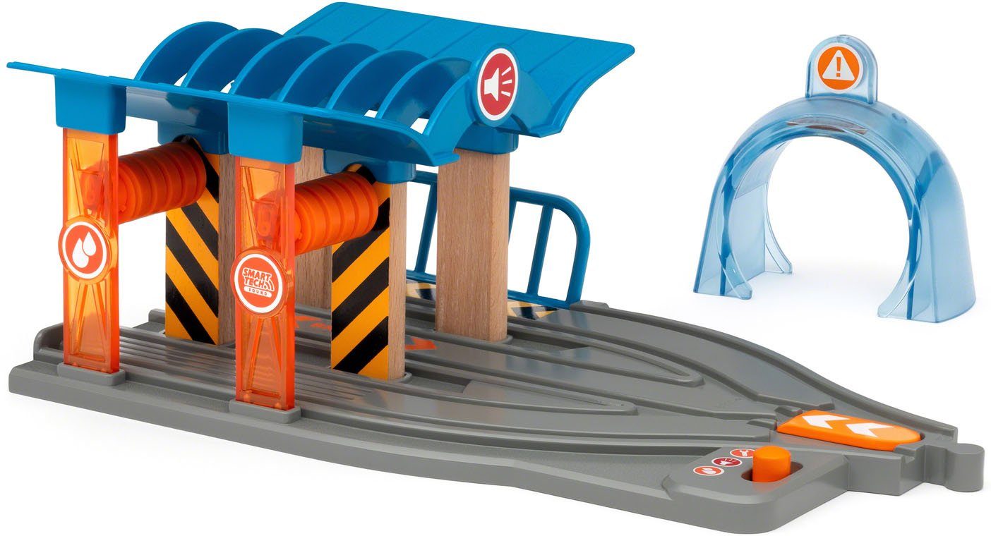 BRIO® Spiel-Gebäude Smart Tech Sound Waschstraße mit Werkstatt, für die Brio Eisenbahn; FSC® - schützt Wald - weltweit