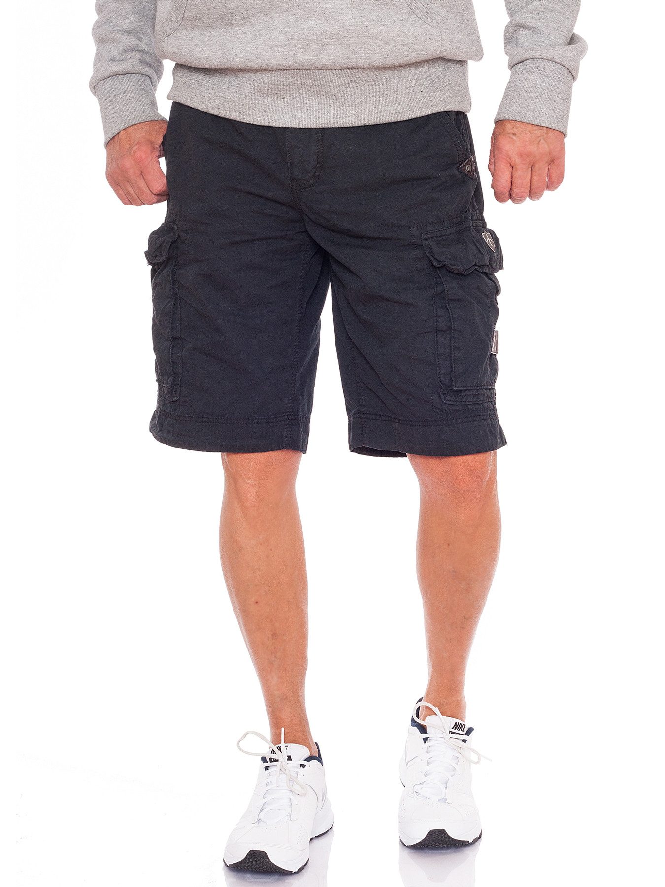 Cargoshorts Take Off 7