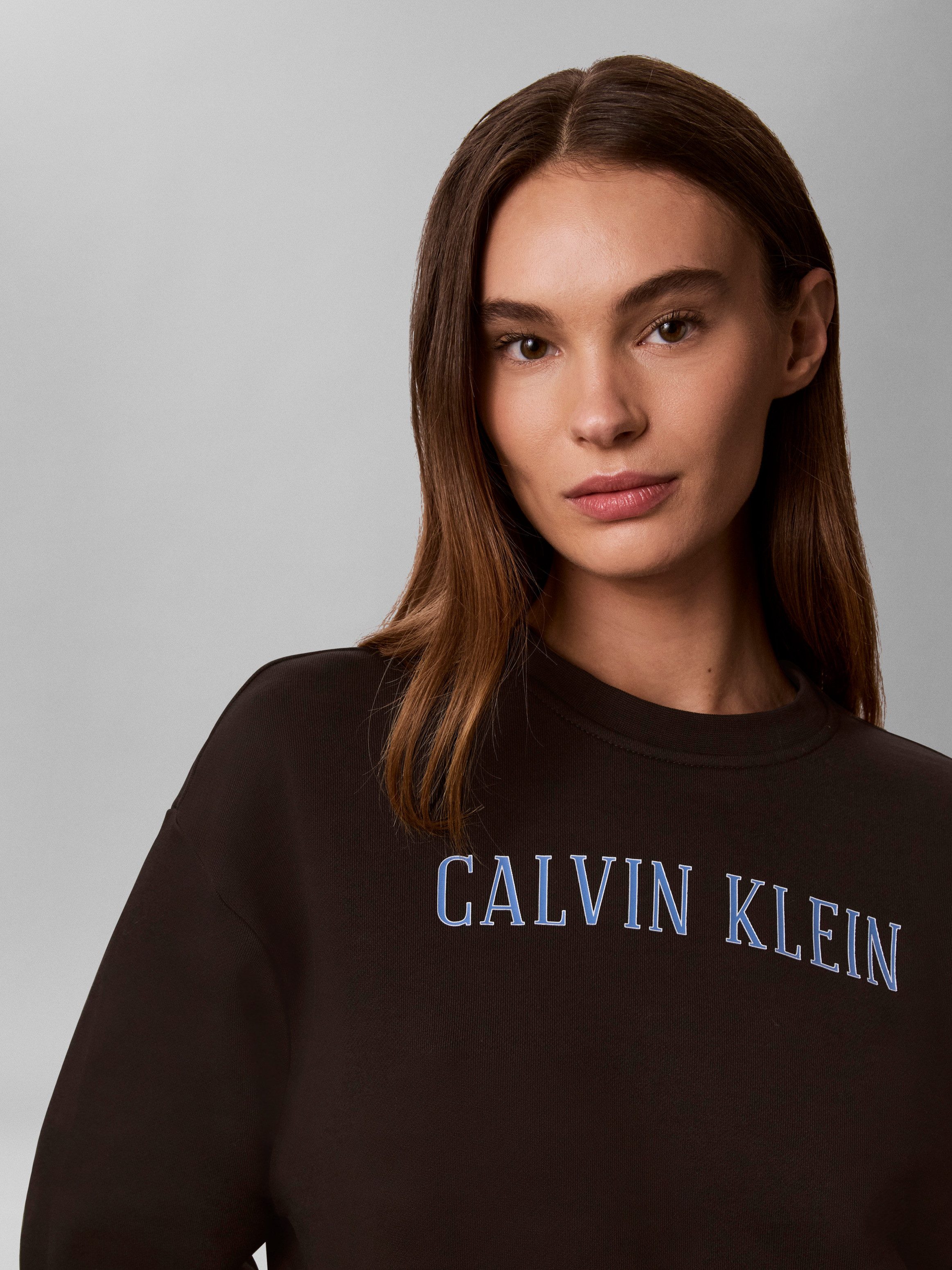 Calvin Klein Jeans Sweatshirt Rundhalsausschnitt, cropped, Logoschriftzug