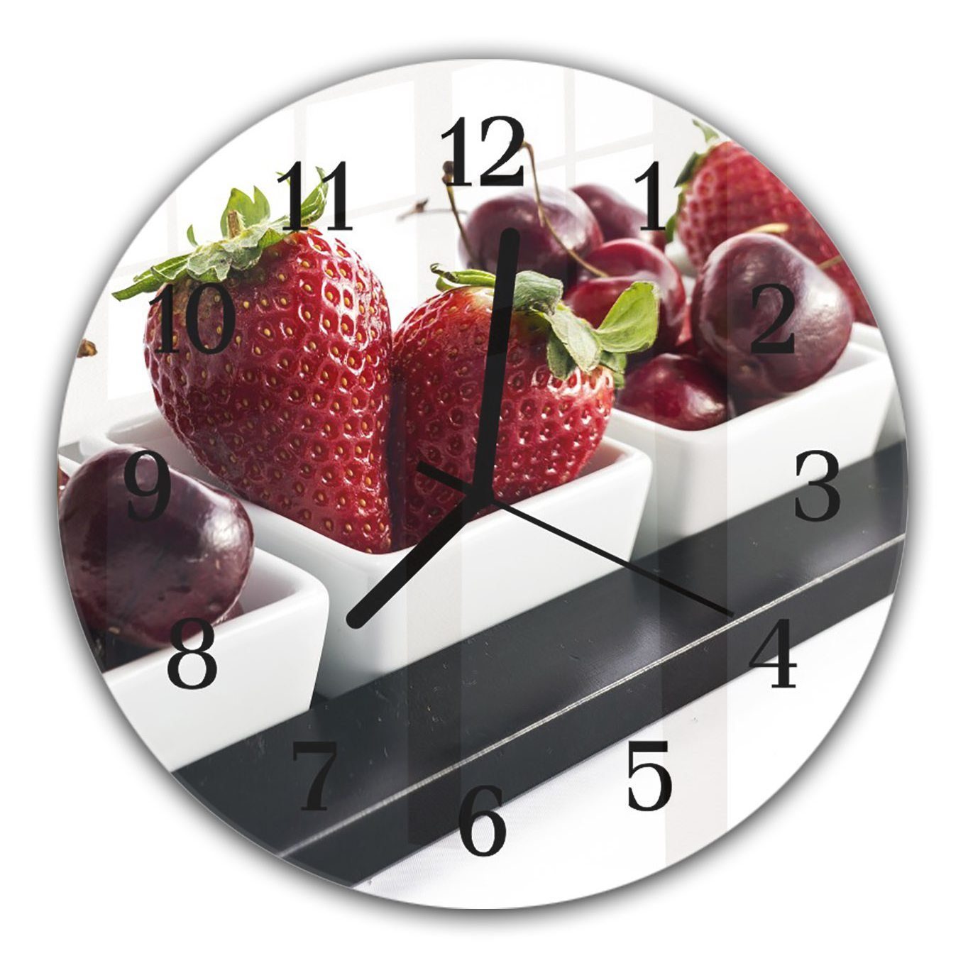 Primedeco Wanduhr Motiv und mit mit 30 Erdbeeren - Rund cm Quarzuhrwerk in Glas Durchmesser Töpfchen Wanduhr aus