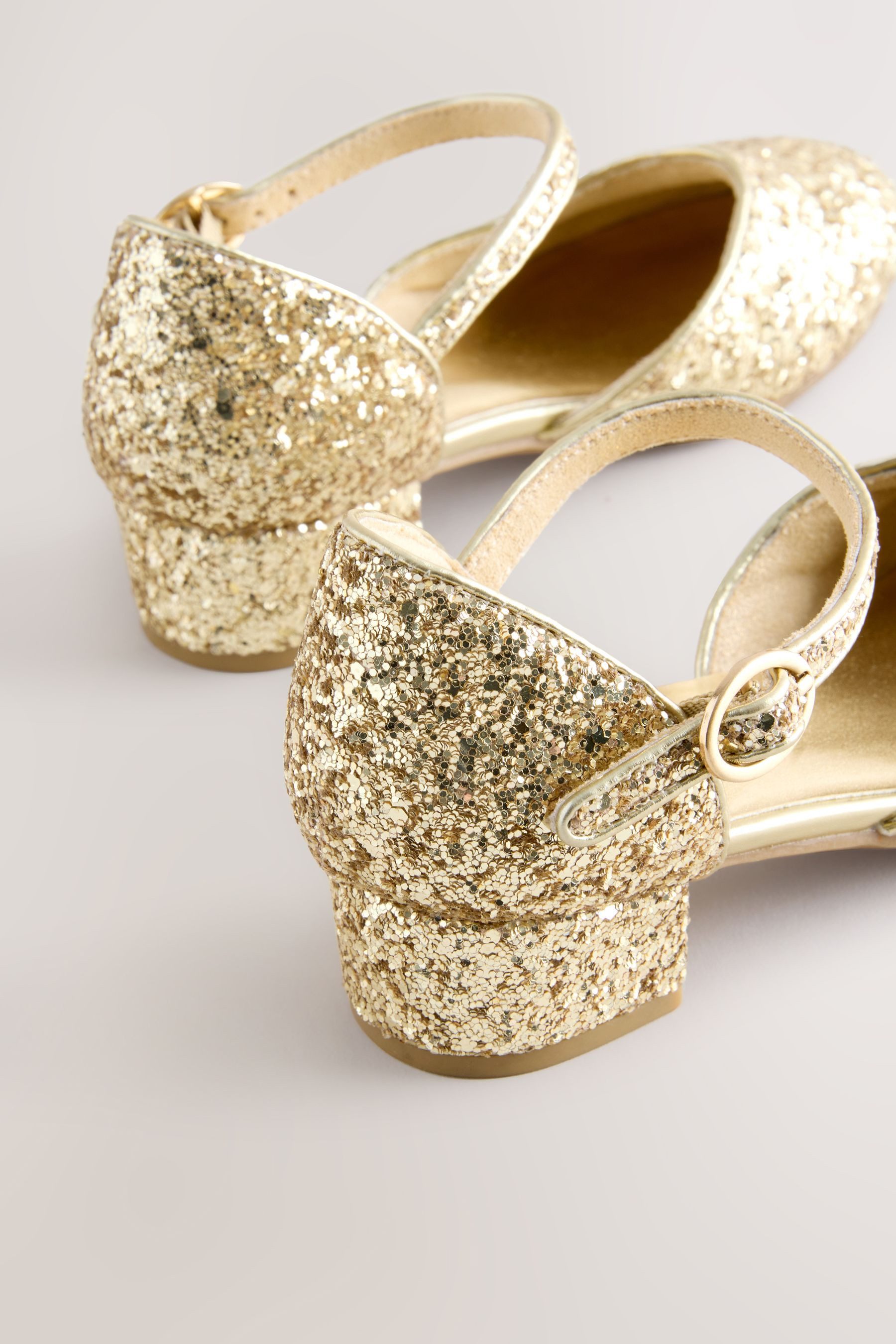 Next Festliche, niedrige Schuhe, weite Passform Sandalette (1-tlg)
