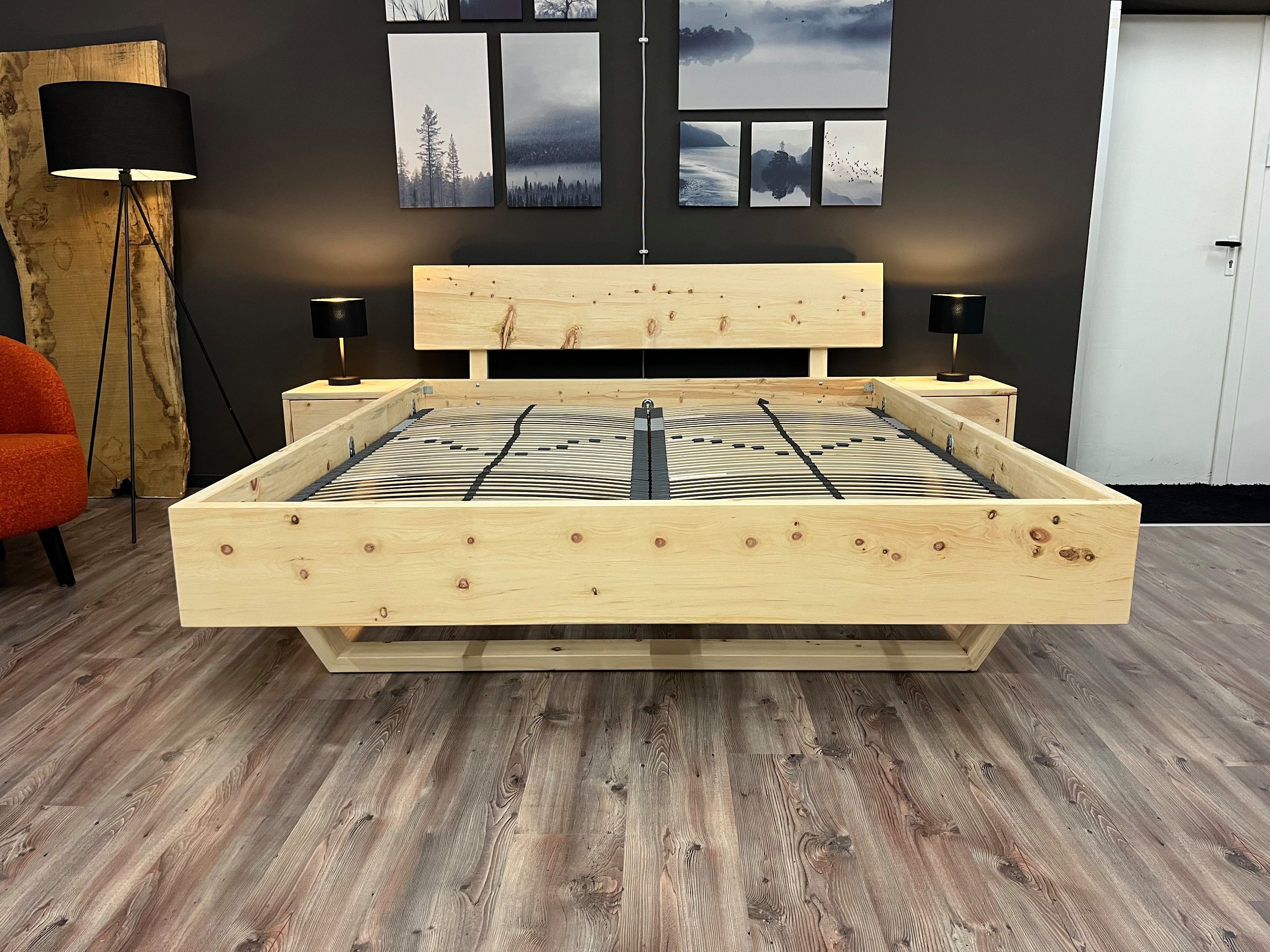 Möbel Specht Massivholzbett Sölden (Zirbe naturbelassen, Zirbenholzbett, bis zu einer Liegefläche von 300x220cm), Kufen aus Zirbenholz