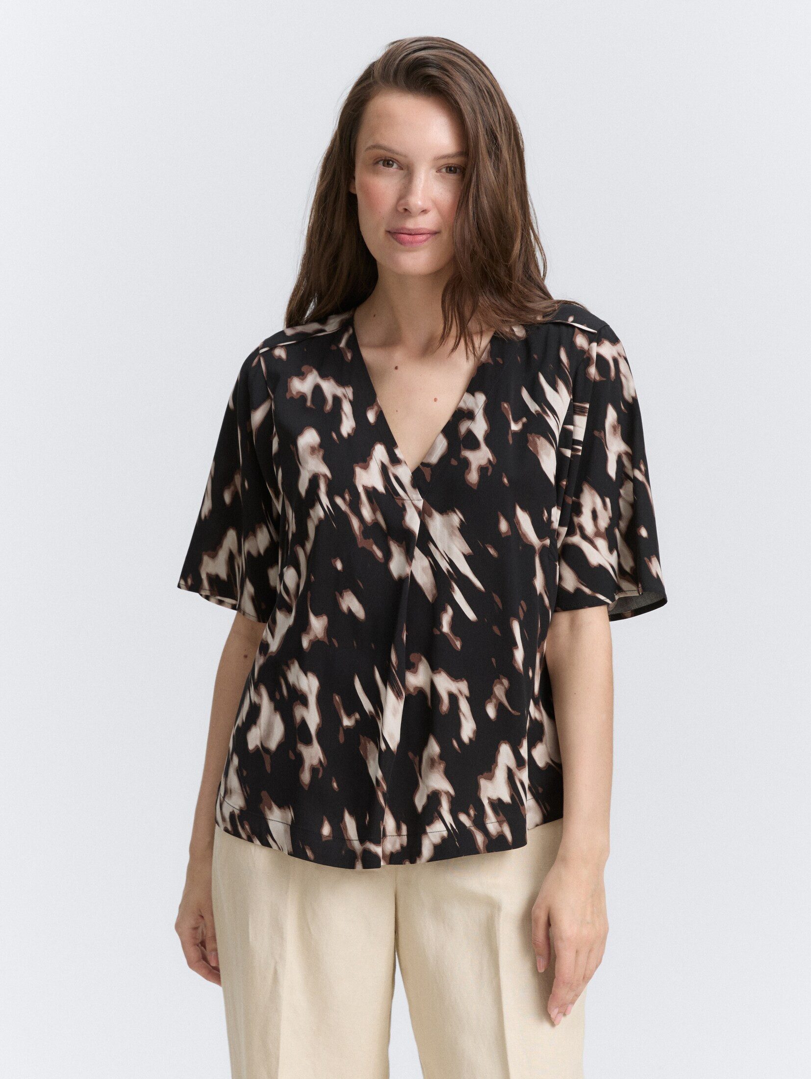 Kurzarmbluse Bluse mit V-Ausschnitt