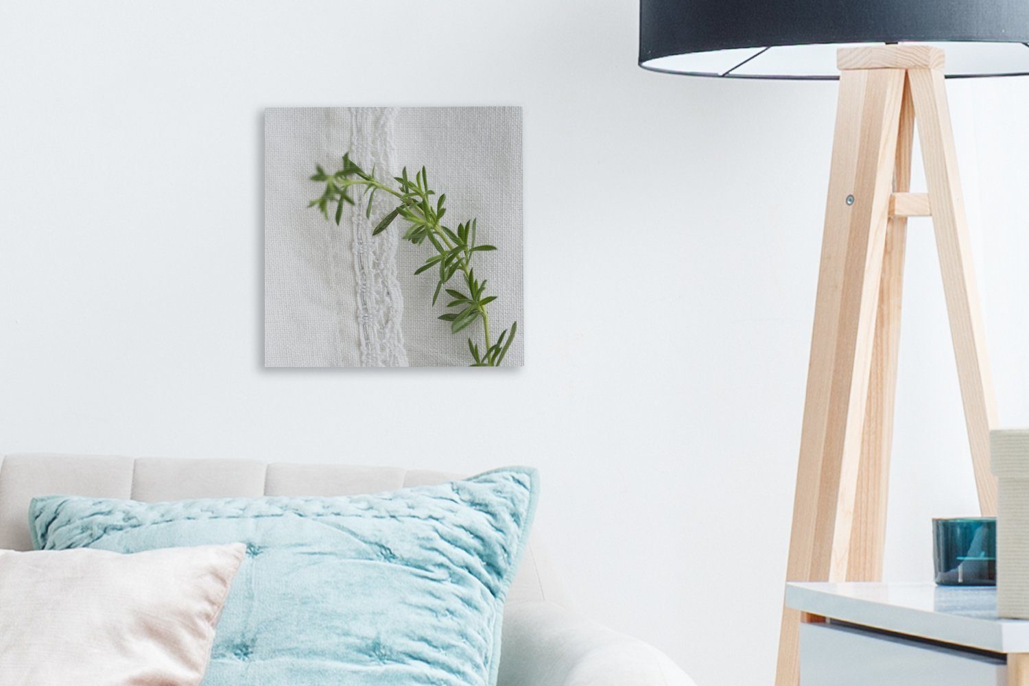 Leinwandbild Schlafzimmer einem weißen Bohnenkrautzweig (1 Bilder St), Wohnzimmer OneMillionCanvasses® auf Leinwand für Teppich,