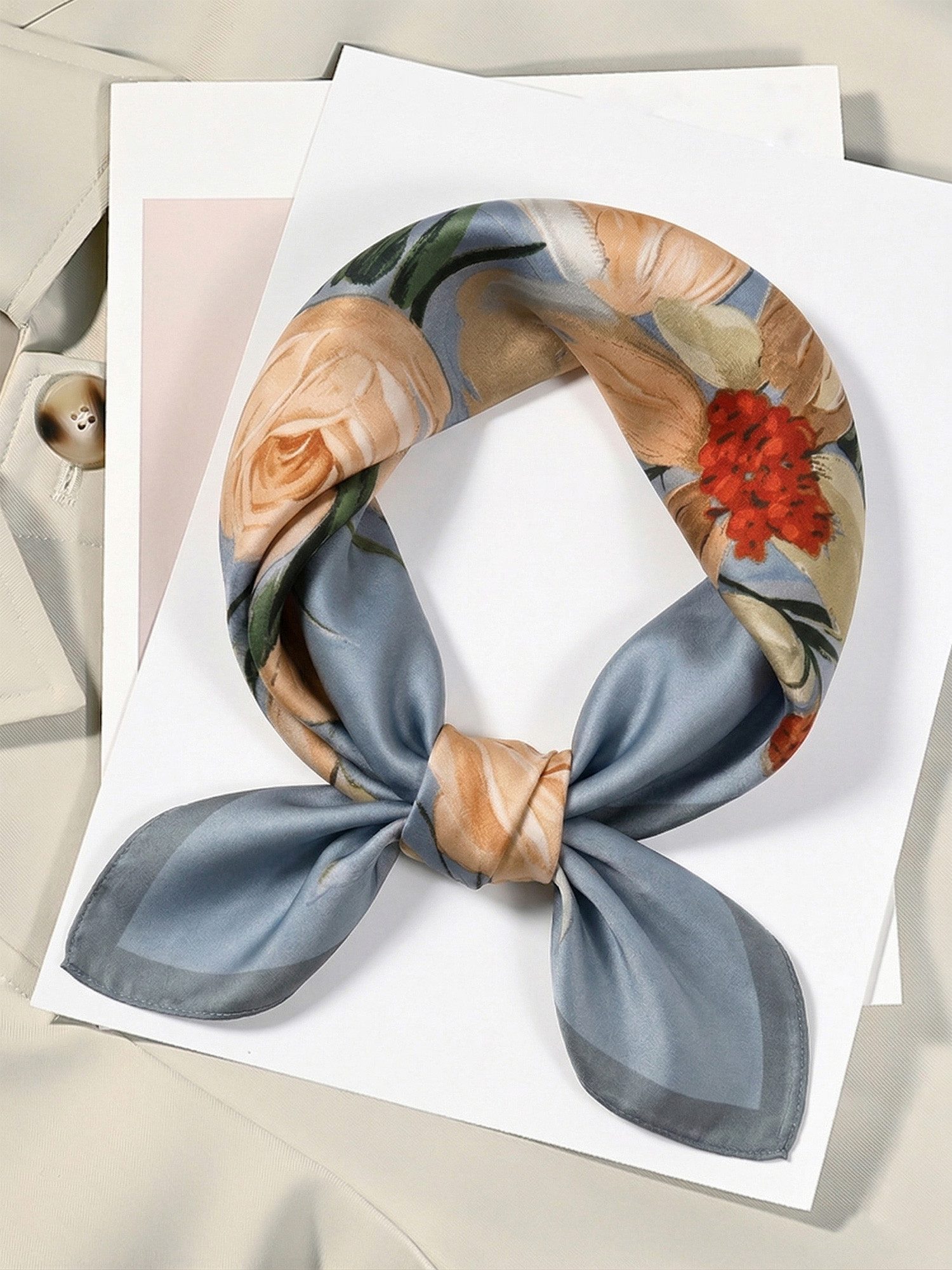 Vivi Idee Seidentuch 100% Maulbeerseide Halstuch Damen Margeriten-blau, Quadratisches 53x53 cm Halstuch, bedrucktes Seidenschal