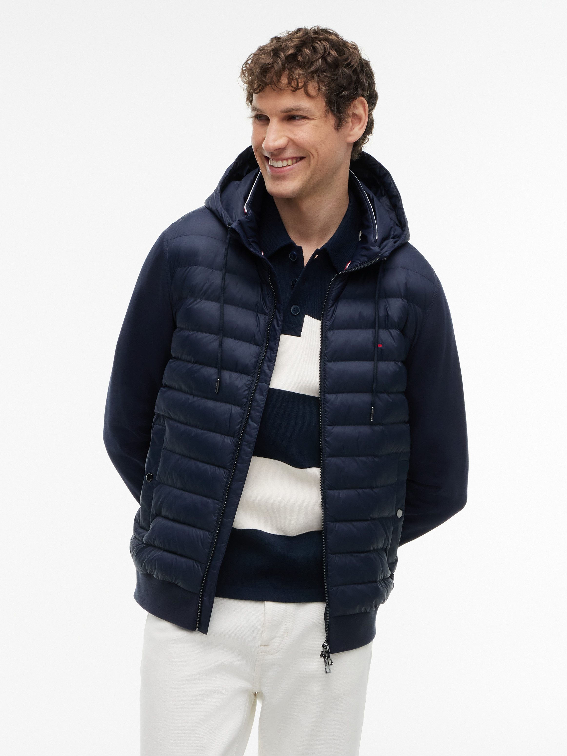 Tommy Hilfiger Steppjacke MIX MEDIA RWB REGULAR HOODED Rückteil und Ärmel aus Sweatware, normale Passform