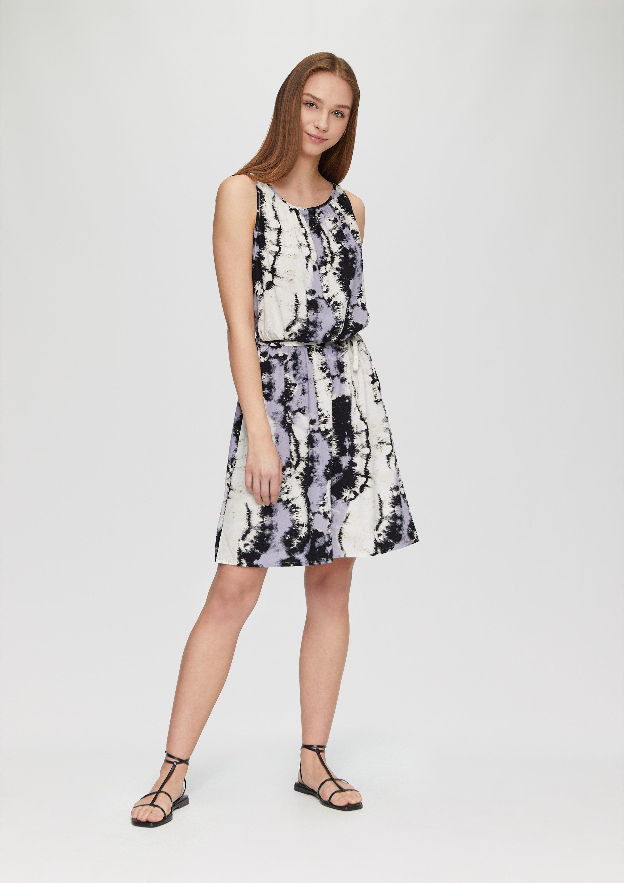 QS Minikleid Kleid Viskose-Kleid mit Cut-out und Bindeband