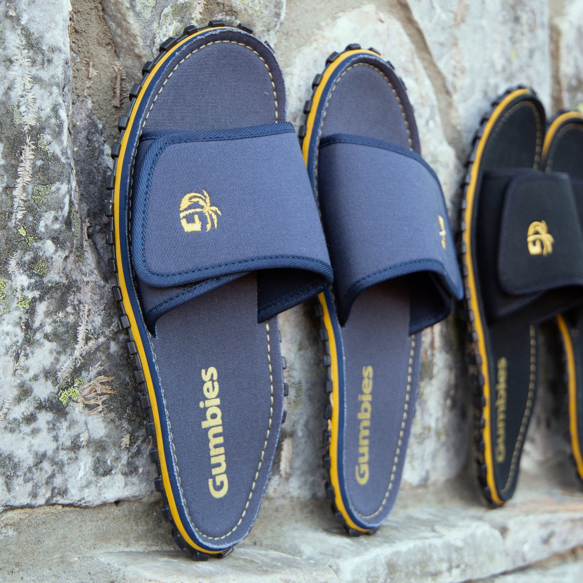 Gumbies Strider Slides in Navy Pantolette Hergestellt aus recycelten Materialien