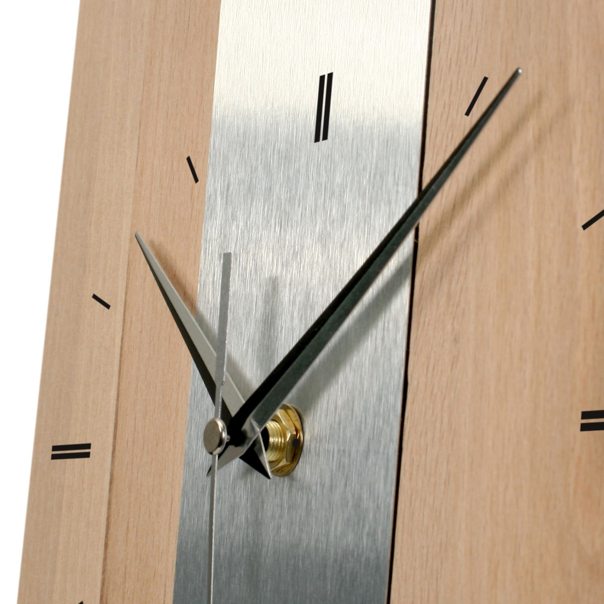 Kreative Feder Wanduhr Designer-Wanduhr "Silver Stripe" aus hochwertigem Massivholz (ohne Ticken; Funk- oder Quarzuhrwerk; elegant, außergewöhnlich, modern)