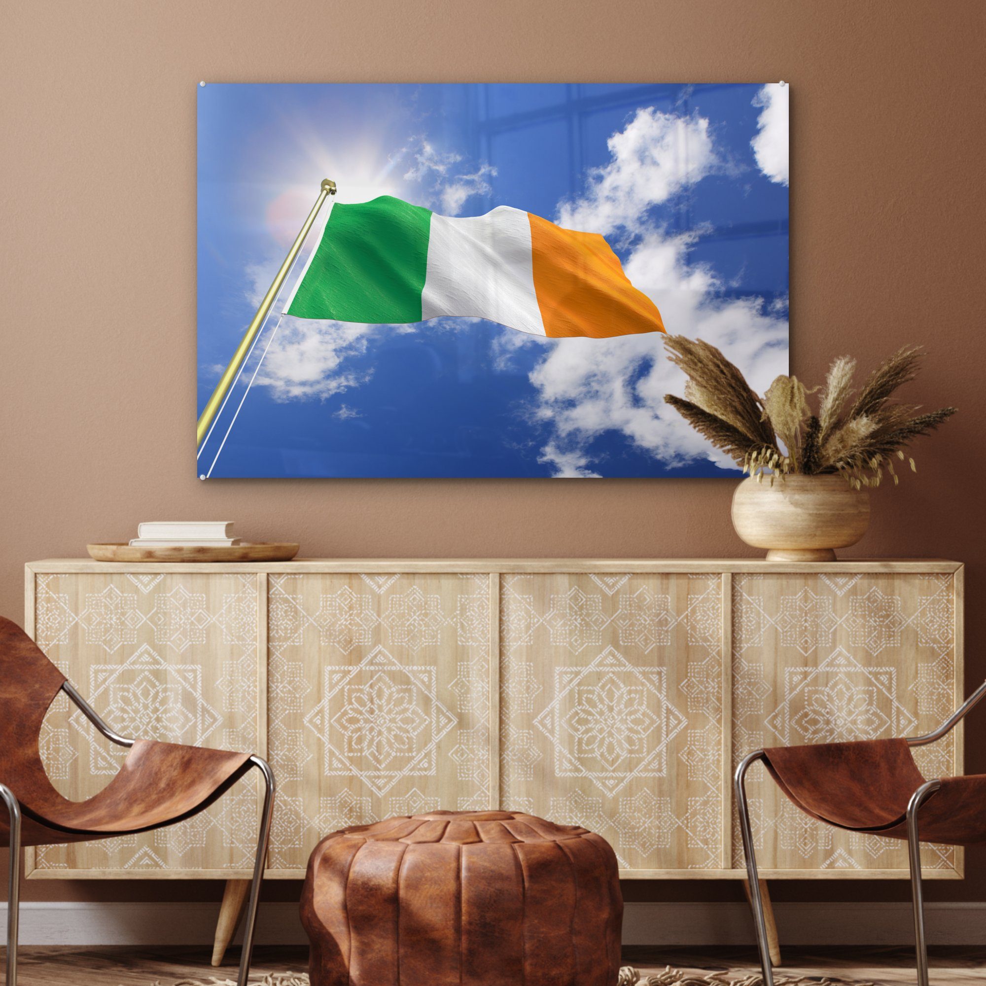 MuchoWow Acrylglasbild Die Flagge von Irland & einem (1 Acrylglasbilder Wohnzimmer Schlafzimmer sonnigen an Nachmittag, St)