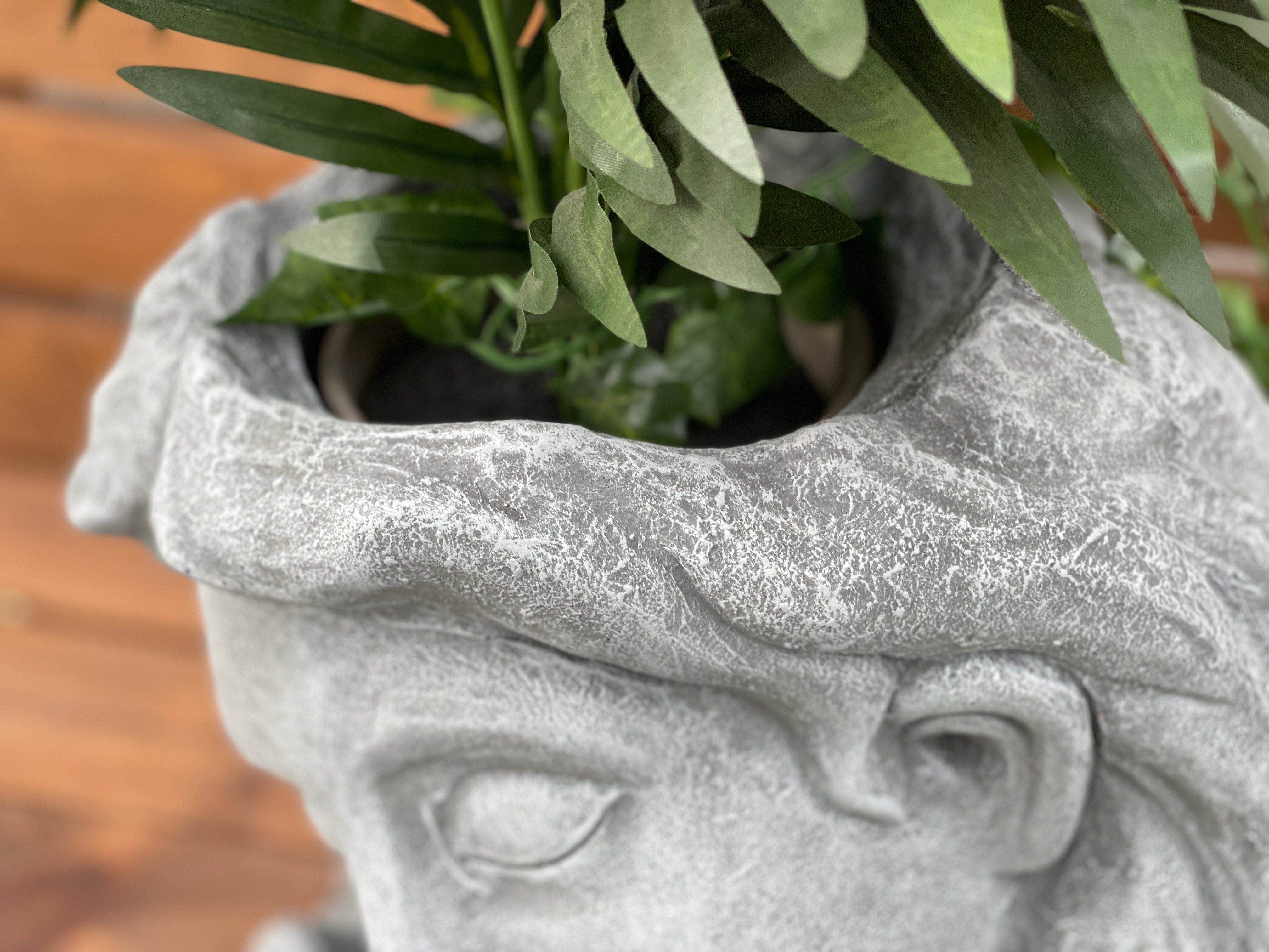 Stone and Style Gartenfigur Steinfigur Pflanztopf Waldfee Frau Skulptur frostfest Steinguss