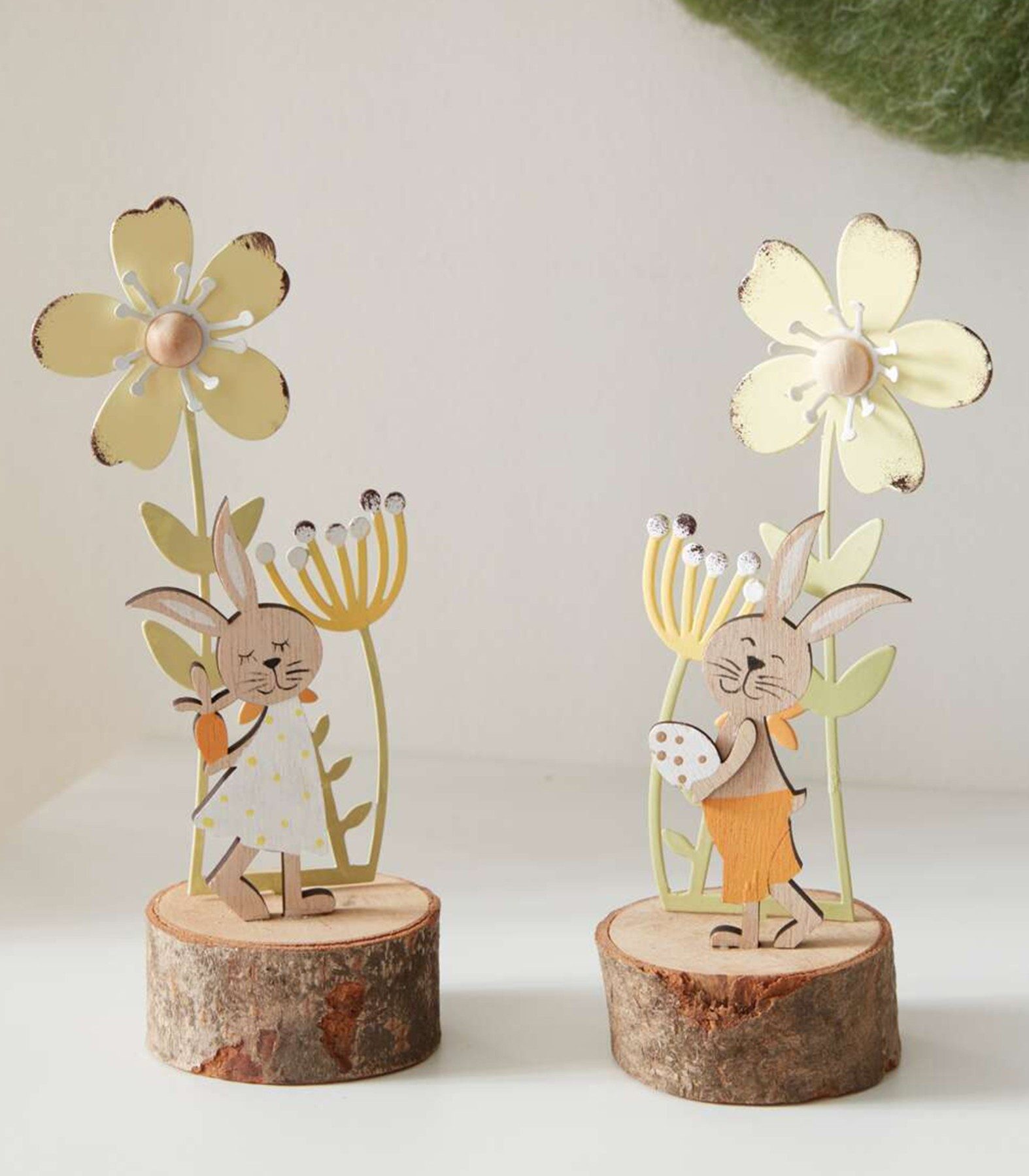 Dekoleidenschaft Dekofigur Hase "Blumenwiese" aus MDF & Metall, Osterdeko, Osterhase, Hasenfigur (2 St., im Set), 18 cm hoch, Osterfigur, Figurenset