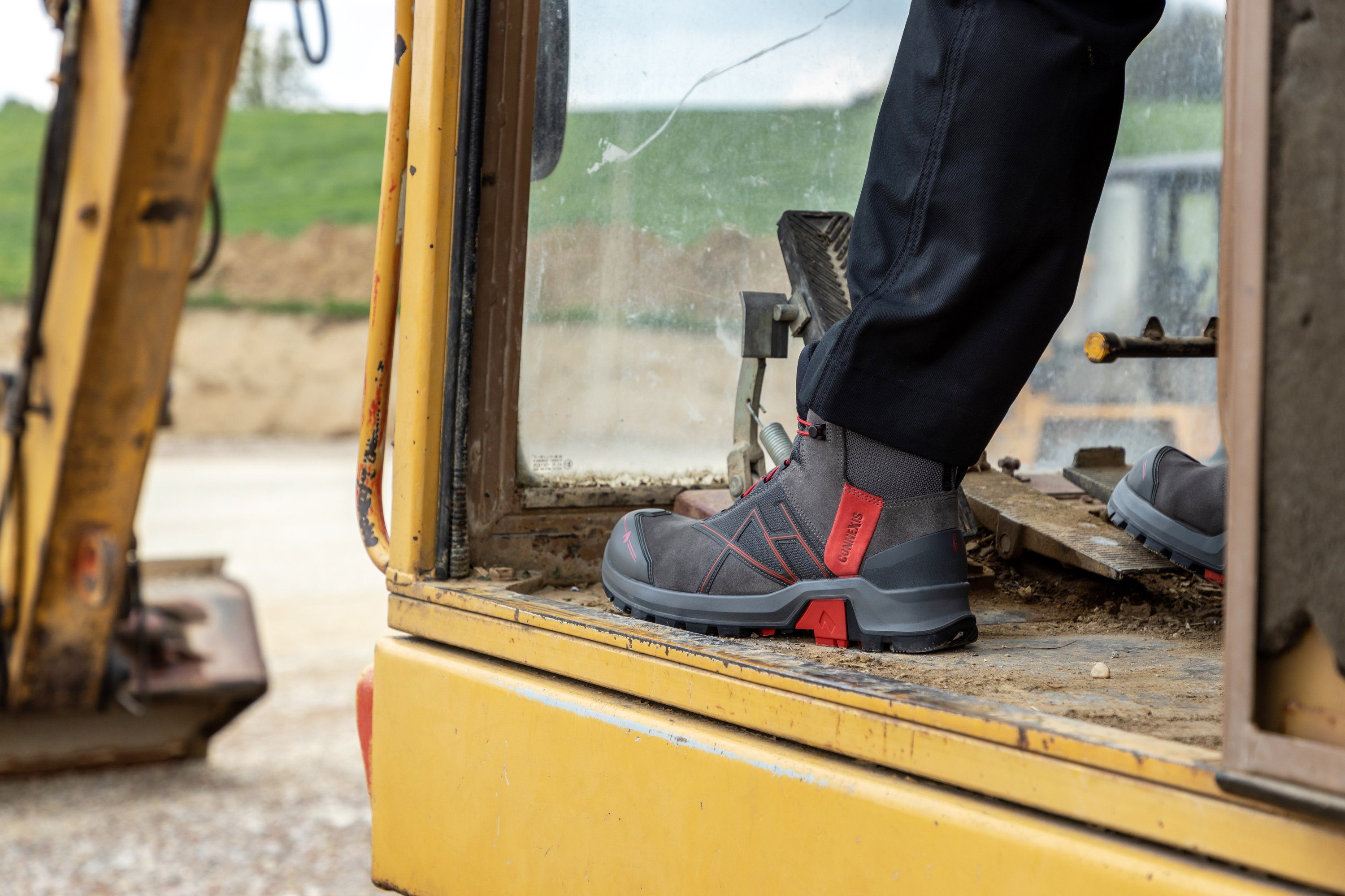 haix Haix CONNEXIS Safety+ GTX mid grau/rot Arbeitsschuh