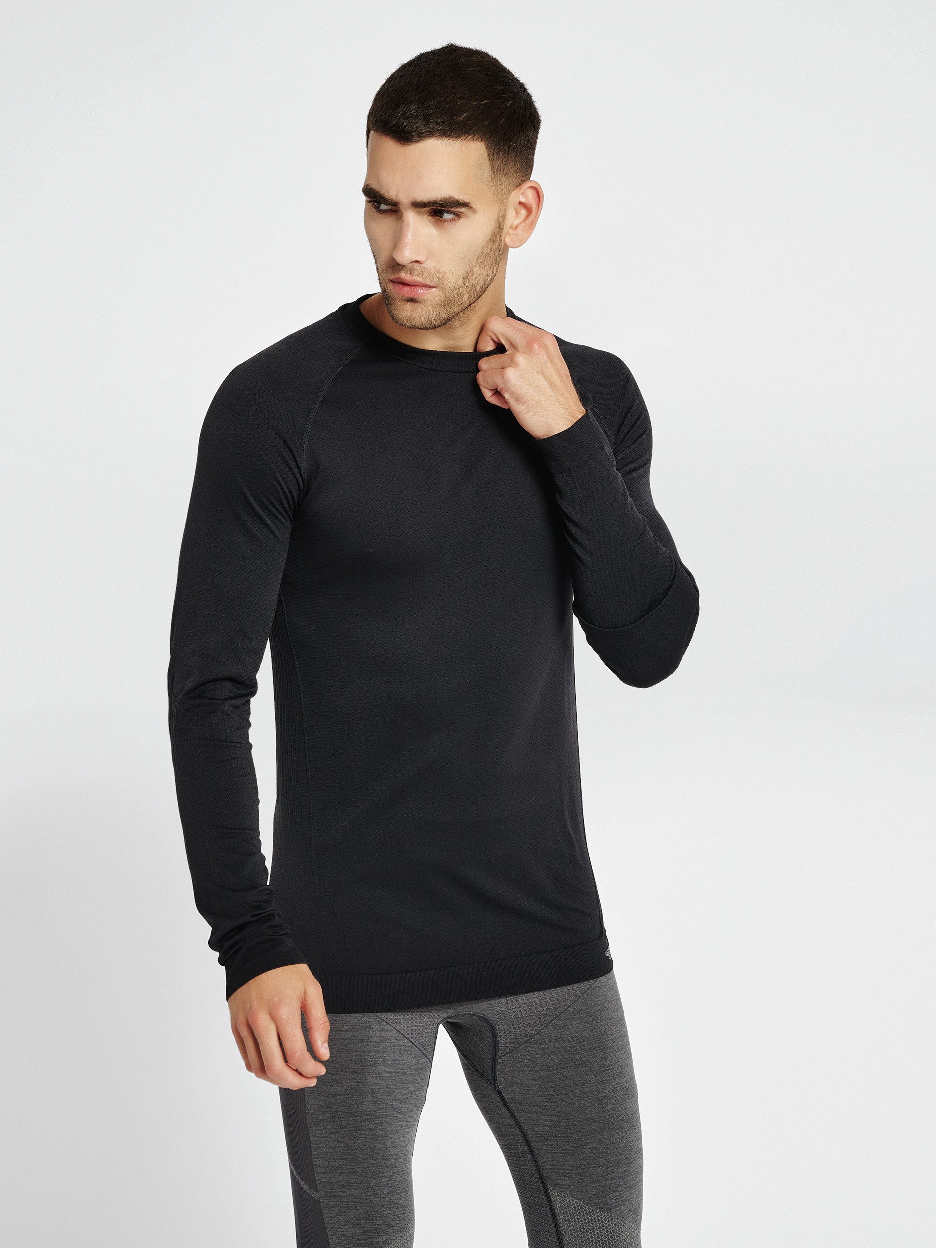 hummel T-Shirt hmlSTROKE SEAMLESS Long-Sleeve sportlichen Komfort