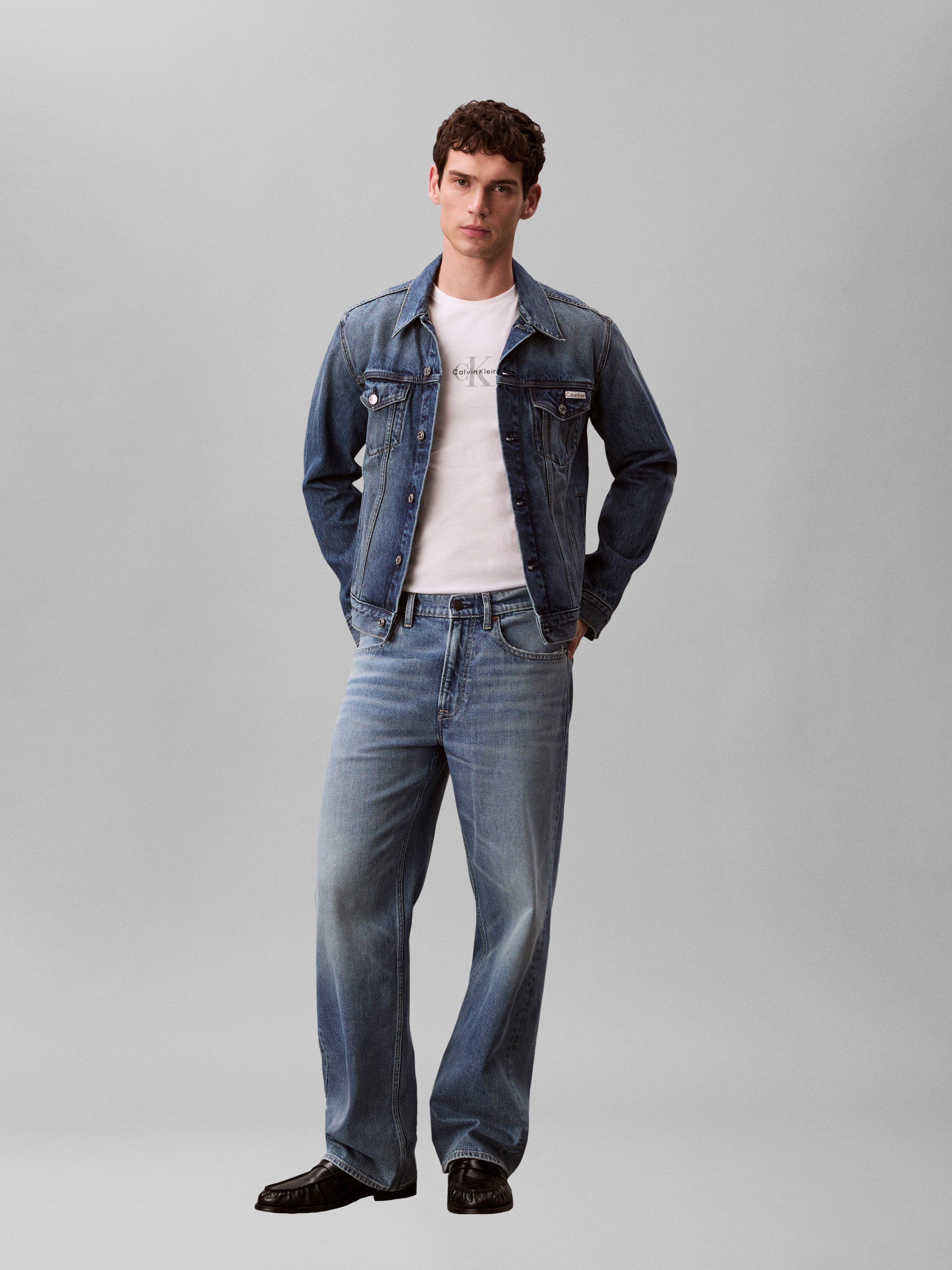 Calvin Klein Jeans T-Shirt Regular fit mit Rundhalsausschnitt – Bild 4 von 5