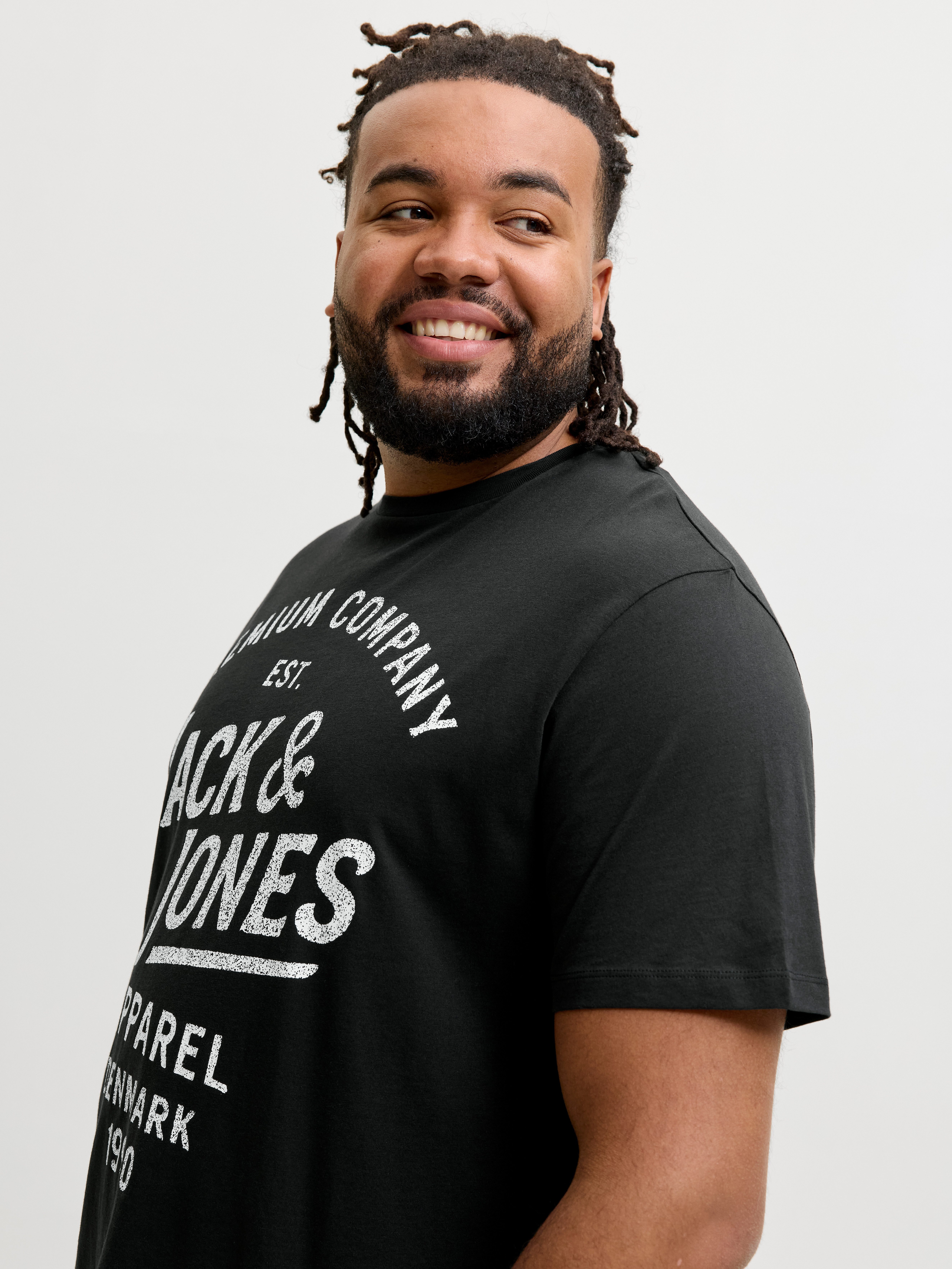 Jack & Jones PlusSize T-Shirt JPRBLUZANE SS TEE FST PLS mit Logo Schriftzug – Bild 2 von 5
