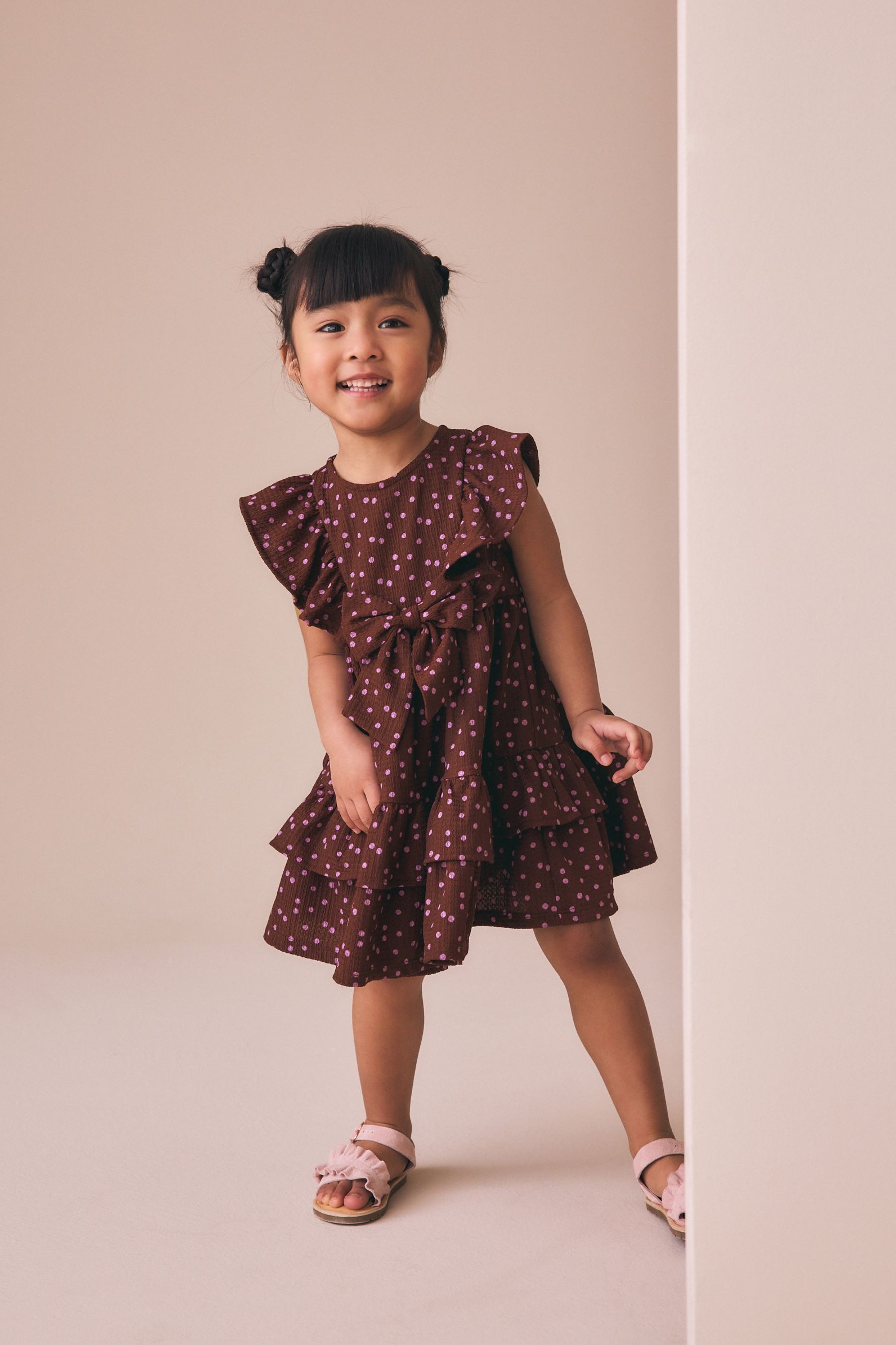 Next Jerseykleid Ärmelloses Sommerkleid mit Rüschen und Schleife (1-tlg) – Bild 4 von 5