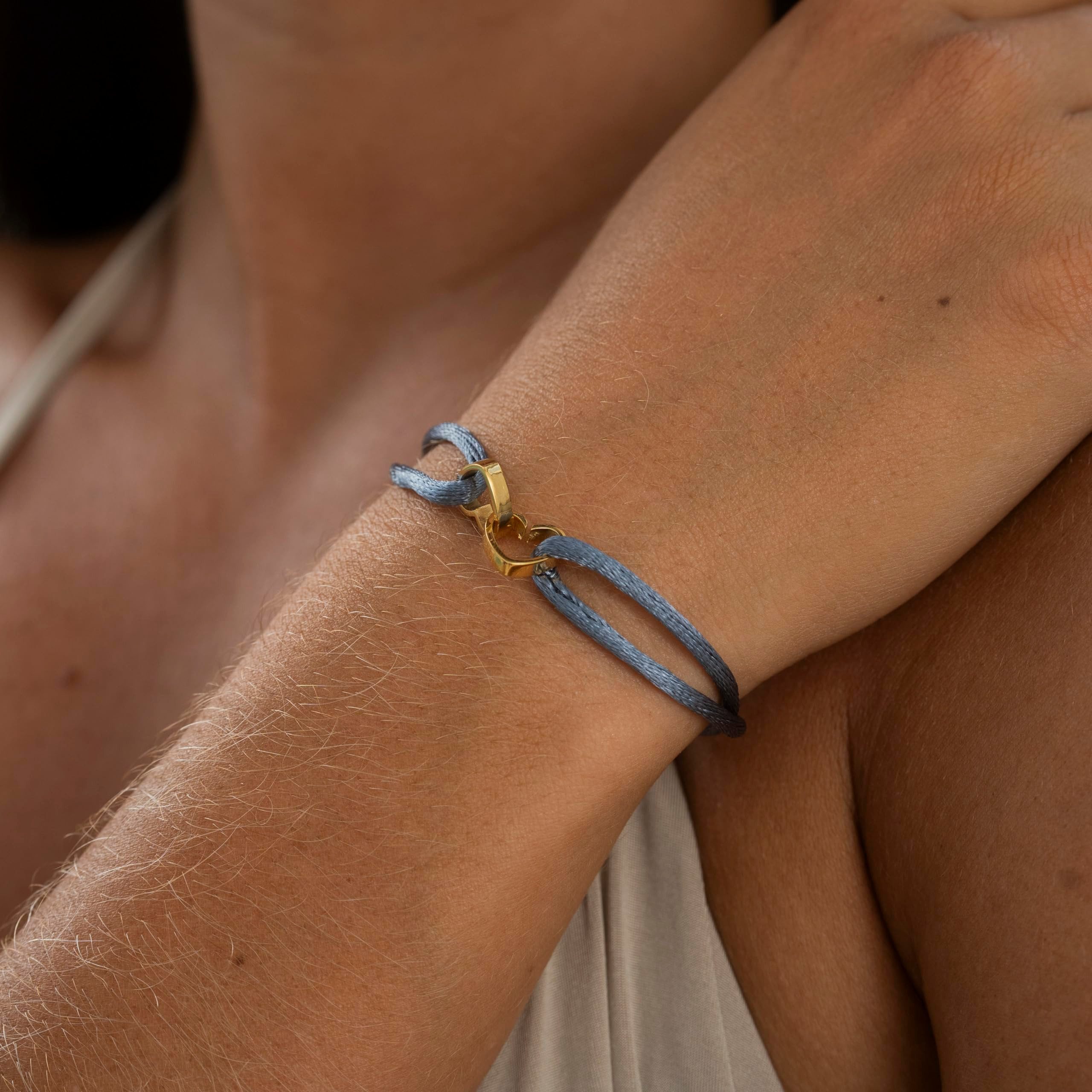 Made by Nami Armband Herz Armband Damen Schwarz aus Edelstahl, Wasserfester Schmuck Größenverstellbar Freundschaftsarmbänder