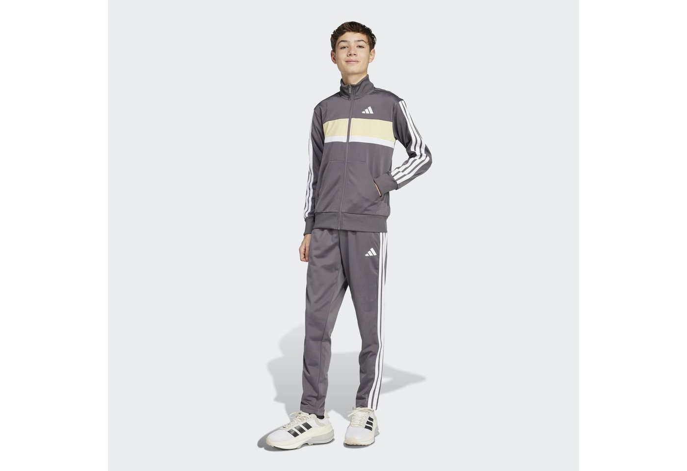 adidas Sportswear Trainingsanzug SEASONAL ESSENTIALS TIBERIO 3-STREIFEN TRICOT KIDS (2-tlg)