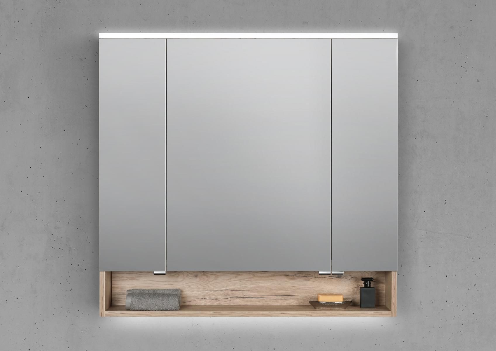 Intarbad Badezimmerspiegelschrank 3-türiger Spiegelschrank mit offenem Fach, MULTI LED Beleuchtung (Doppelspiegeltüren, Holz-/ Lackdekore, Maße von 90 bis 180 cm wählbar, Höhe 86 cm, Glasfachböden, Magnetleiste & Kosmetikspiegel Ø 12 cm) Vormontierte Lieferung, Floatglas, 160 kg Traglast, Made in Germany