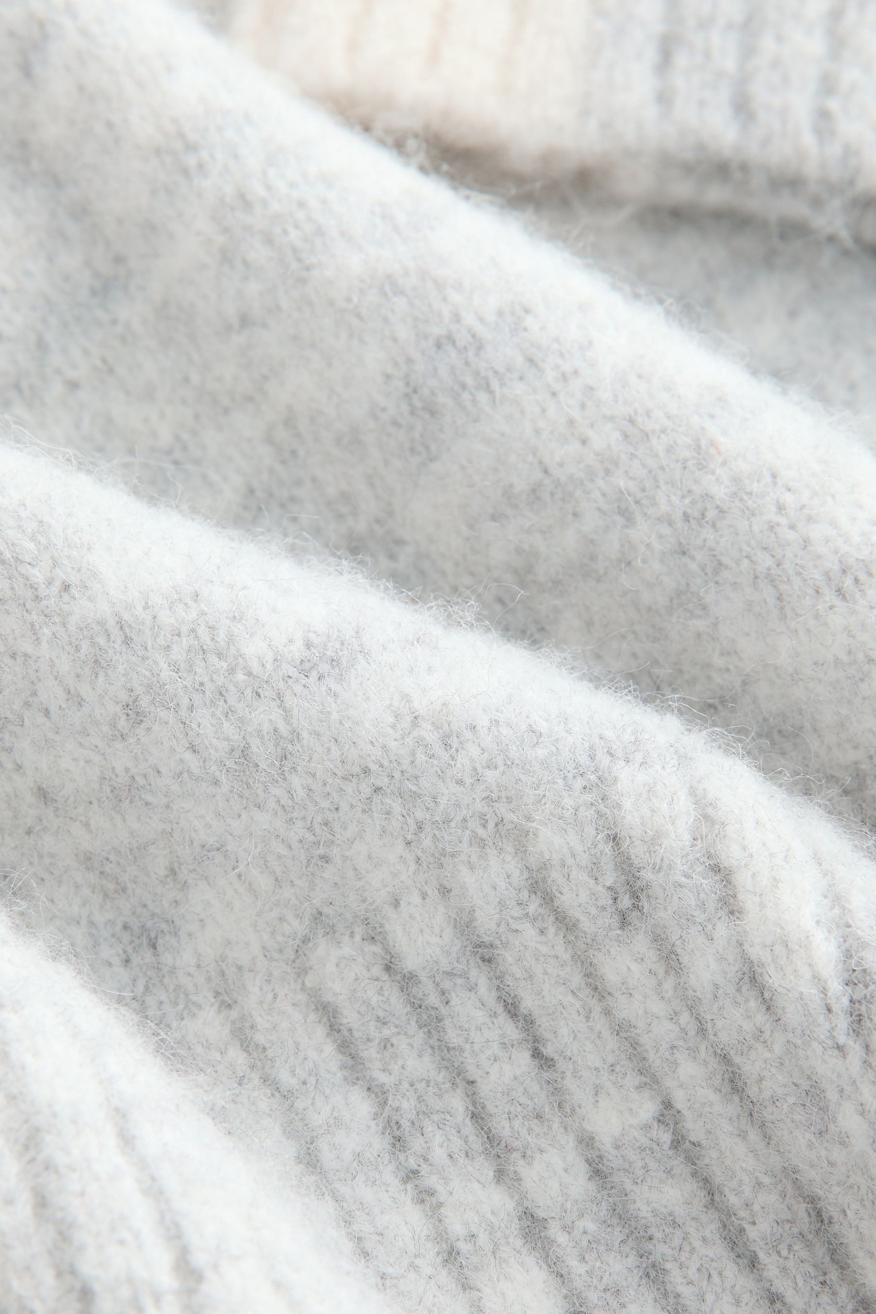 Next Kapuzenpullover Strickpullover mit Kapuze und Ski-Stickerei (1-tlg)