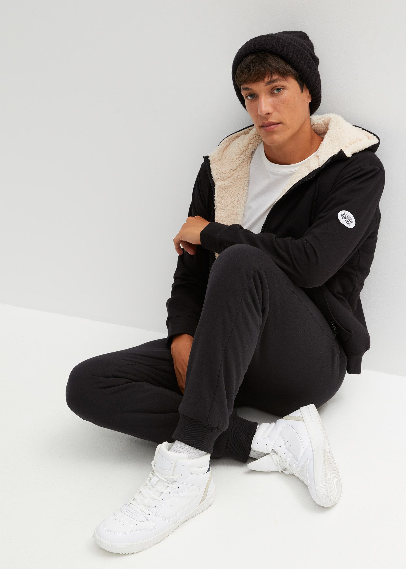 bonprix Kapuzensweatjacke mit Kapuze, mit Kuschel-Fleece-Futter, aus Baumwolle und Polyester – Bild 5 von 5