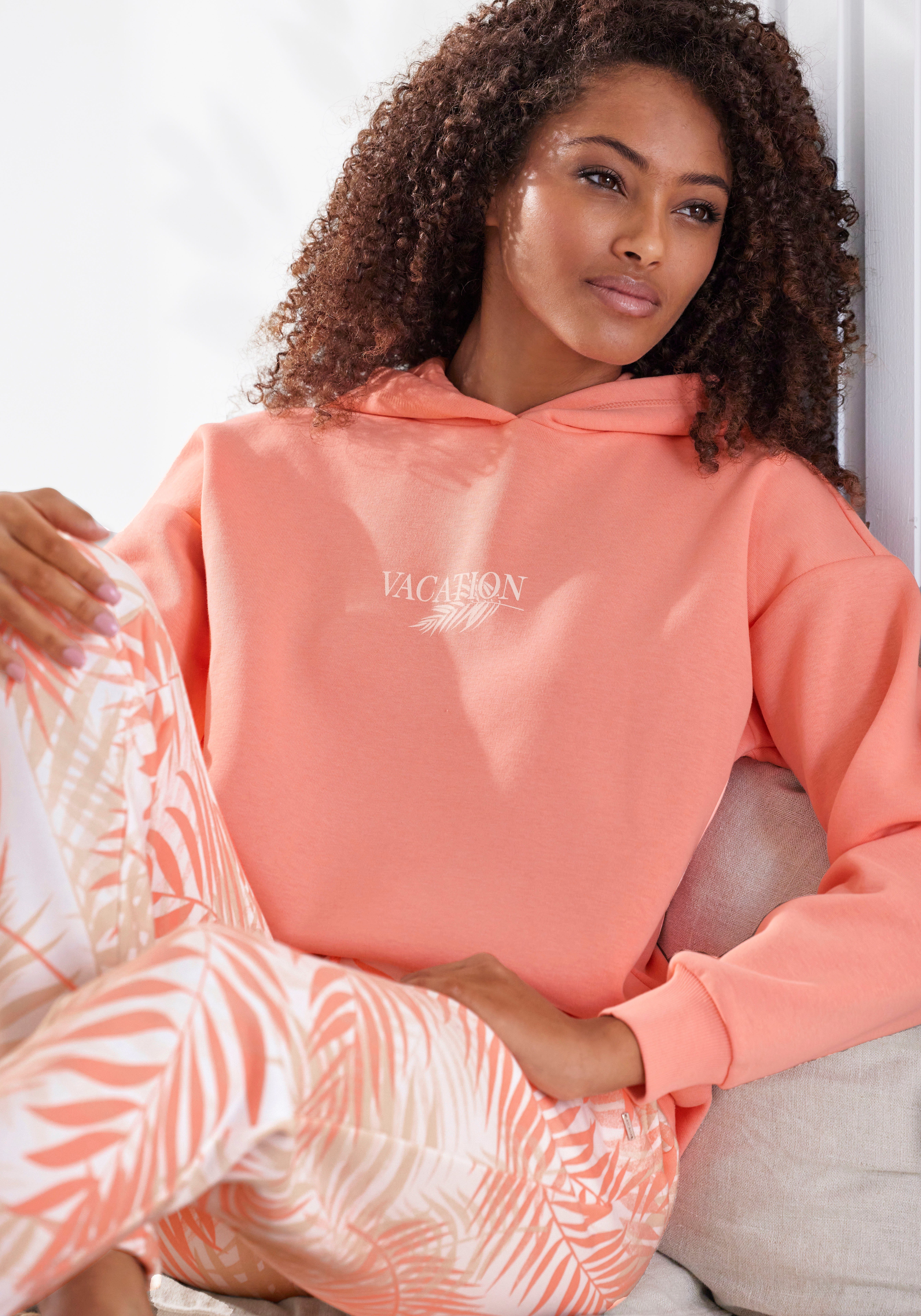 LASCANA Hoodie (1-tlg) Kapuzensweatshirt, Loungeshirt mit Frontprint, Loungewear