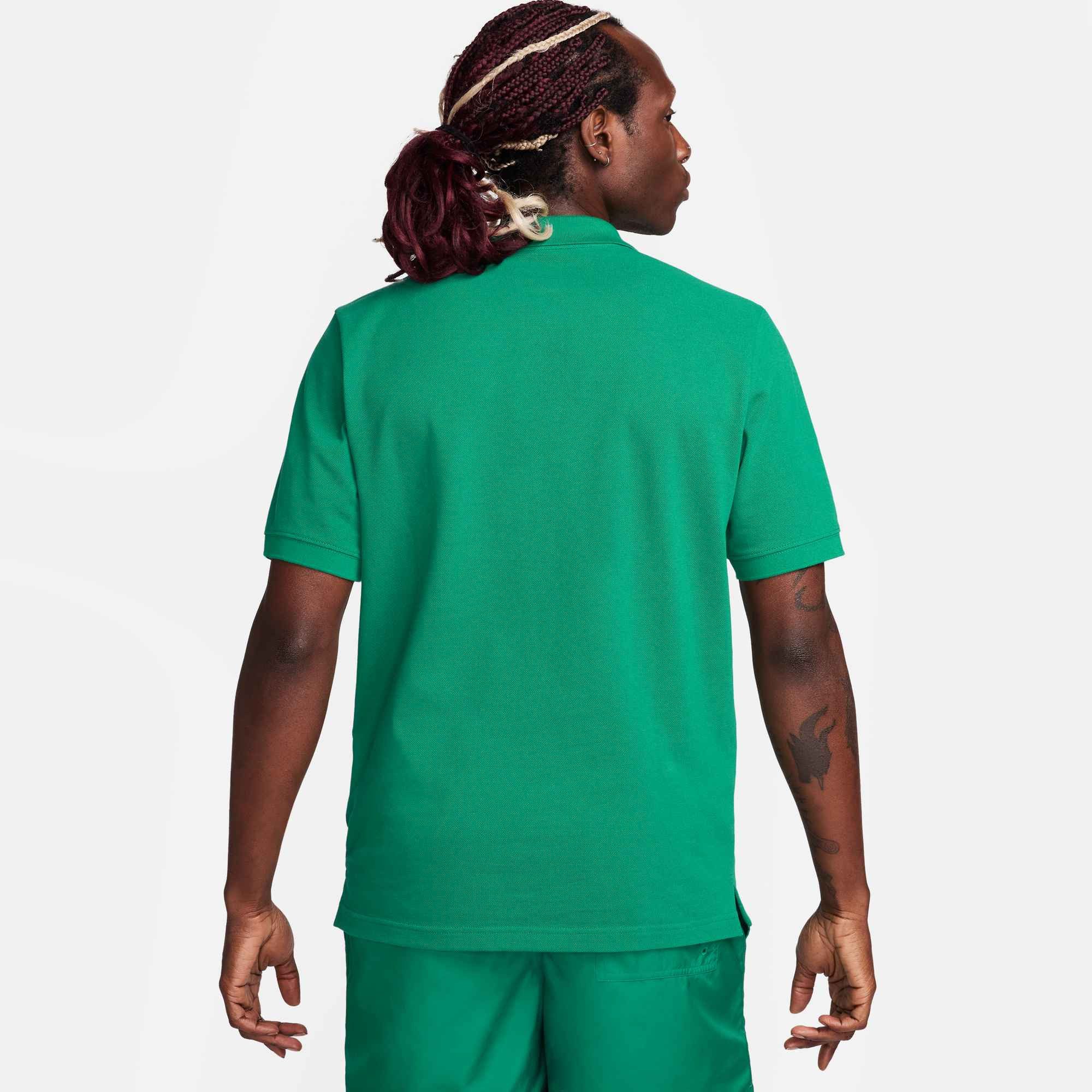 Nike Sportswear Poloshirt M NK CLUB SS POLO PIQUE mit 2-Knopf-Leiste, aus atmungsaktivem Piqué-Baumwollmaterial