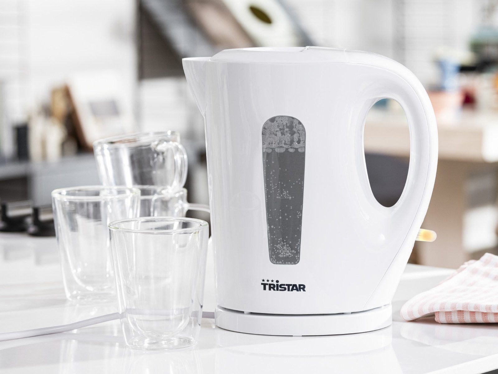 Tristar Wasserkocher, 1.7 l, 2200 W, Großer elektrischer Tee Heißwasserbereiter ohne Kabel schnell, leise Weiß