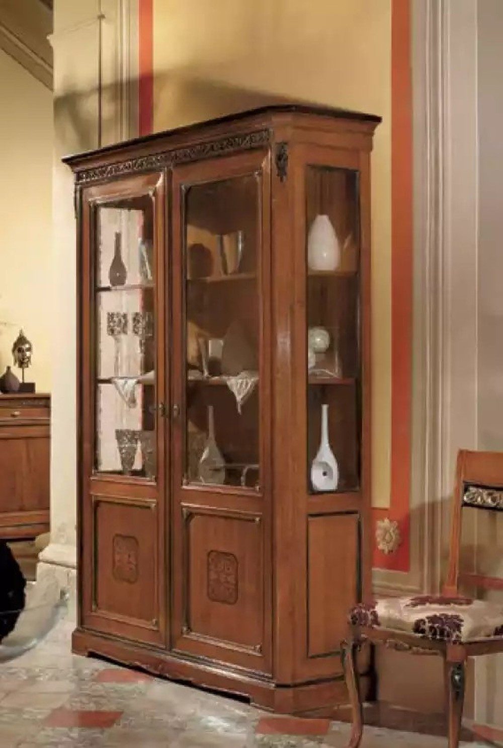 Vitrine Italienische Vitrine aus Holz im klassischen Design für Ihr Zuhause