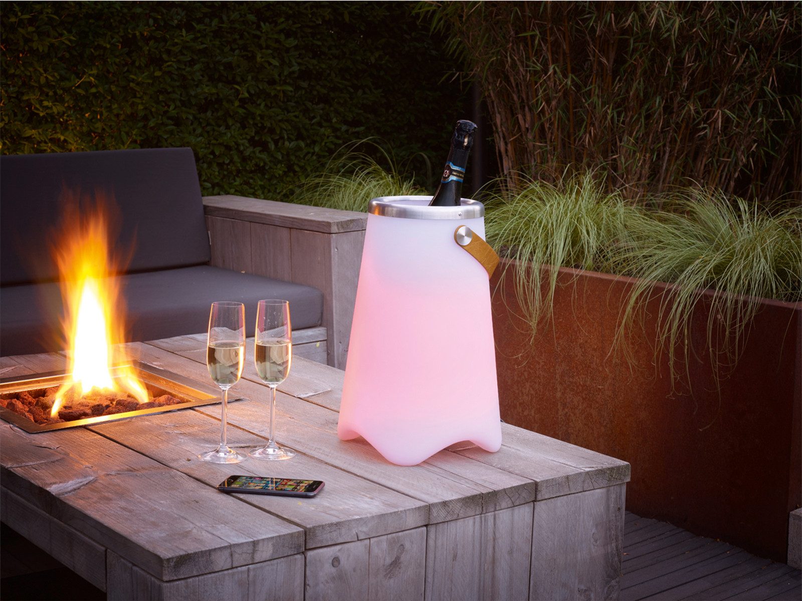 meineWunschleuchte LED Außen-Tischleuchte, Farbwechsel und Bluetooth Lautsprecher, LED fest integriert, Warmweiß, Akku Outdoor Stimmungslicht ohne Kabel mit Weinkühler, Höhe 38cm