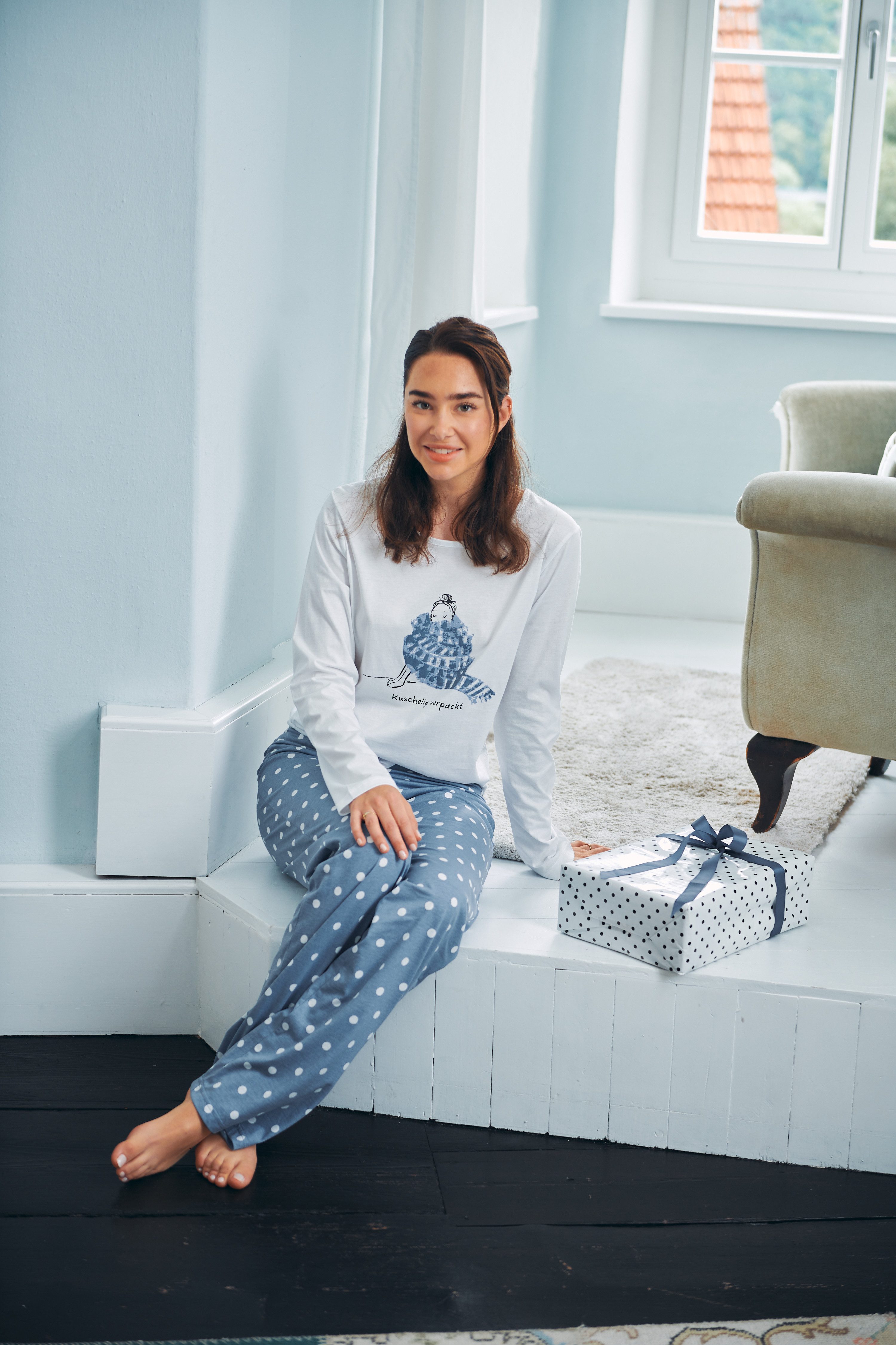 Pyjama Louis und Louisa Damen Pyjama "Mädchen mit Schal"
